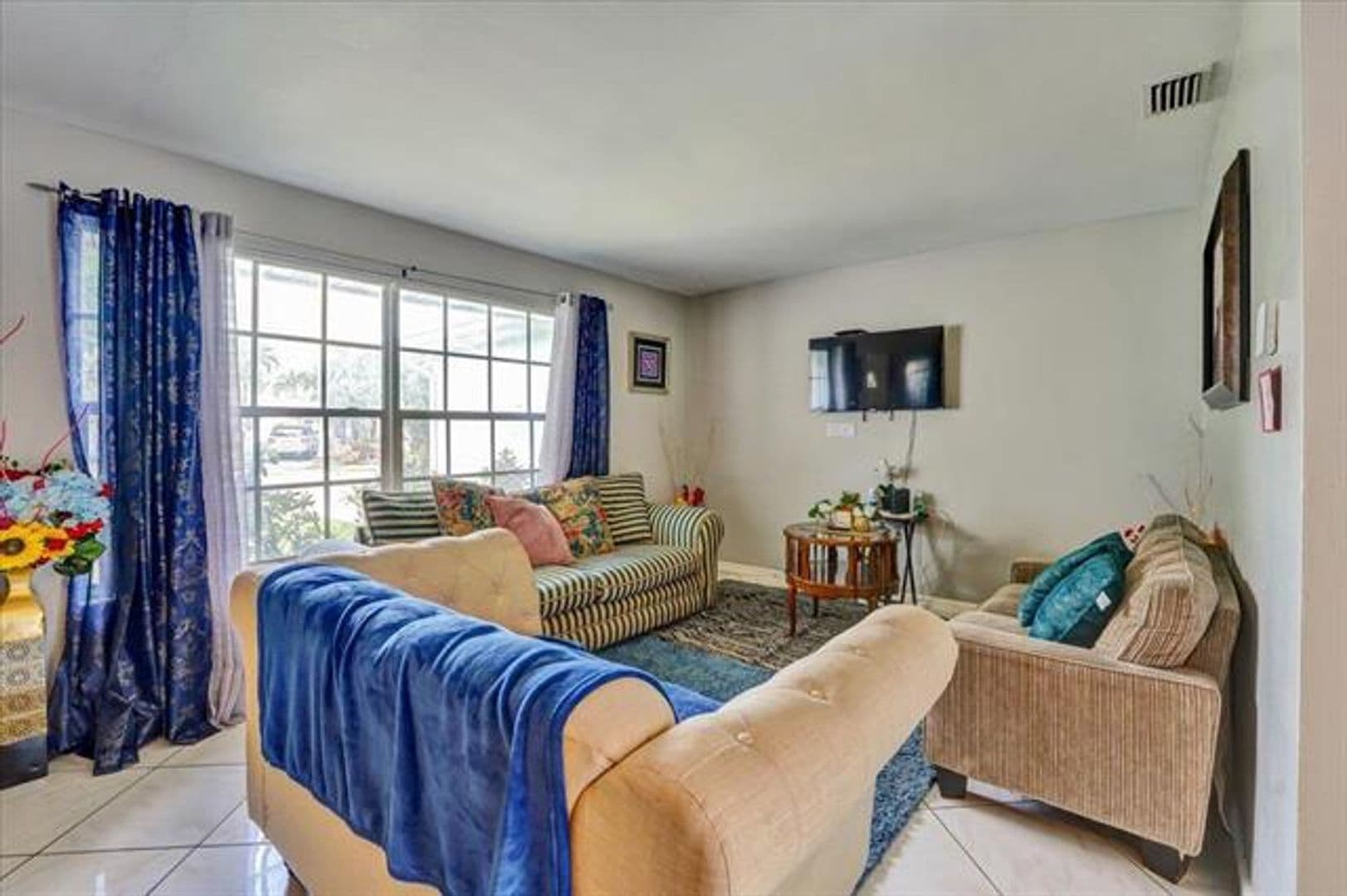 Lauderdale Lakes House: 3982 NW 39th Ave # 3982