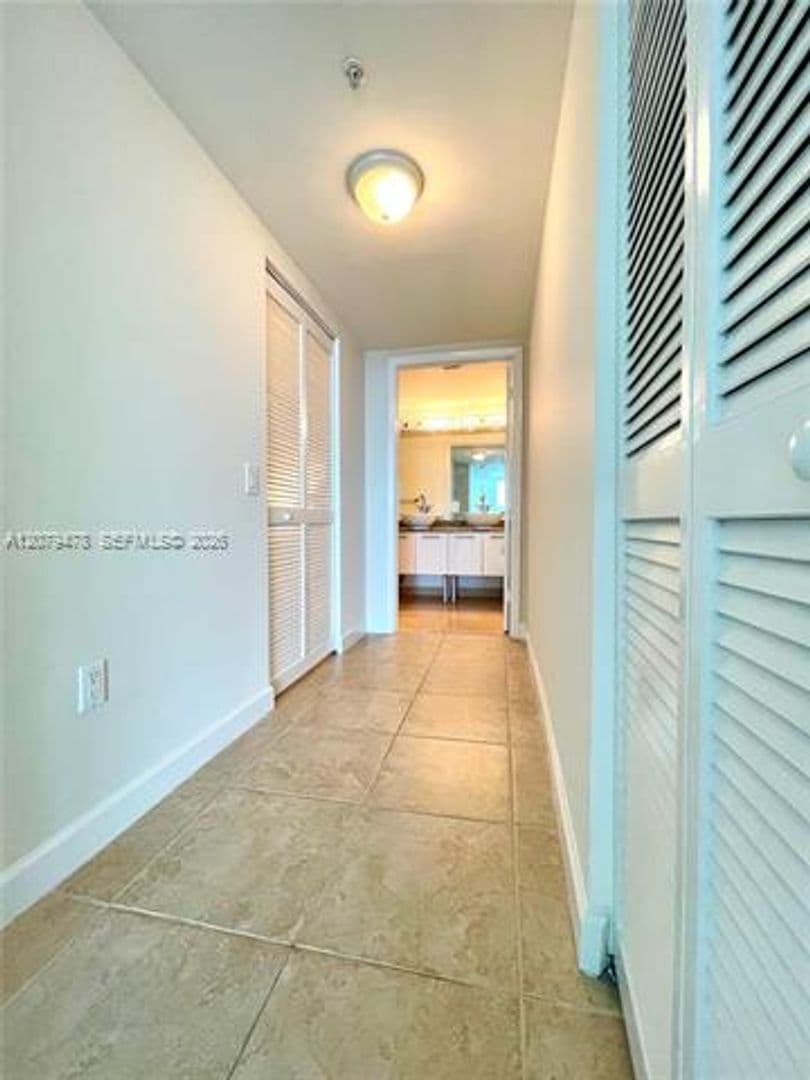 Miami Condo: 41 SE 5th St cu-2405
