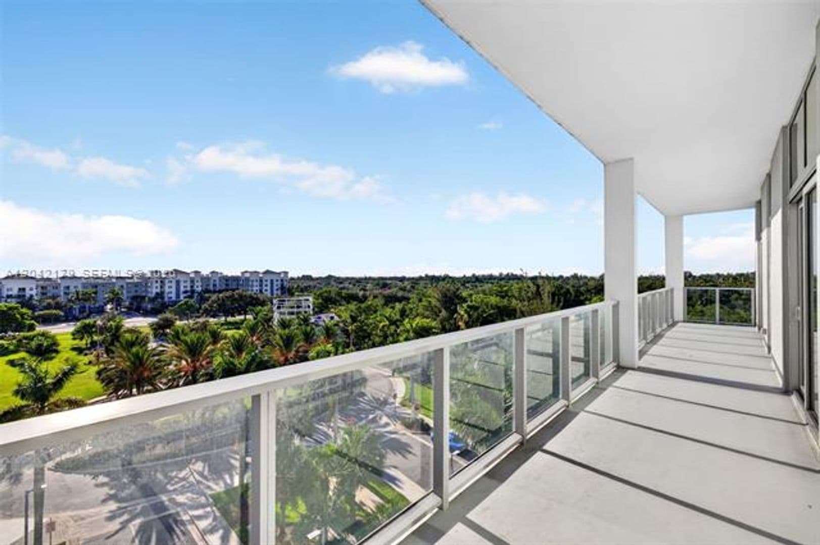 Sunrise Condo: 2000 Metropica Way cu-616
