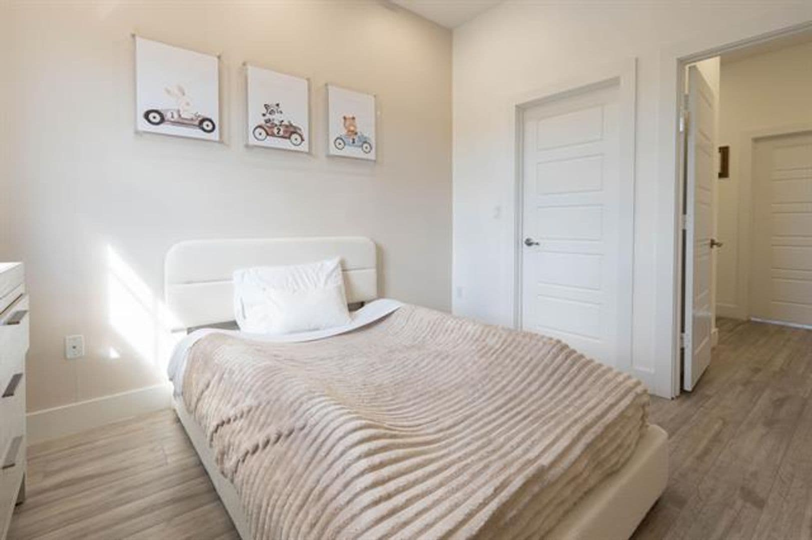 Miami House: 875 NE 193rd Ter # 875