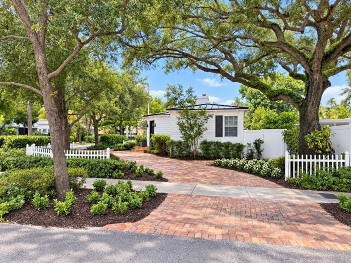 Fort Lauderdale House: 104 NE 17th Ave # 104
