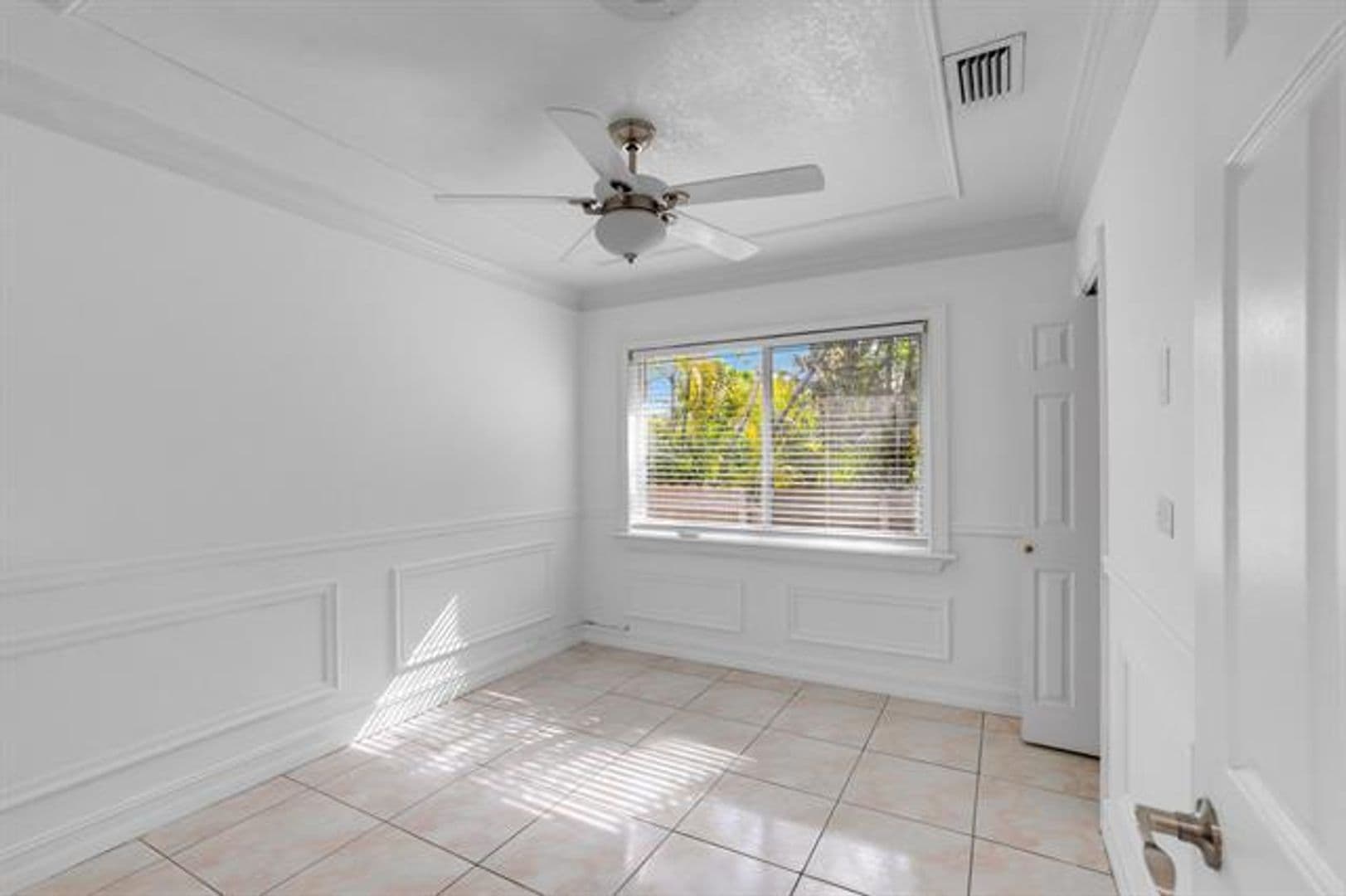 Hialeah House: 242 W 19th St # 242