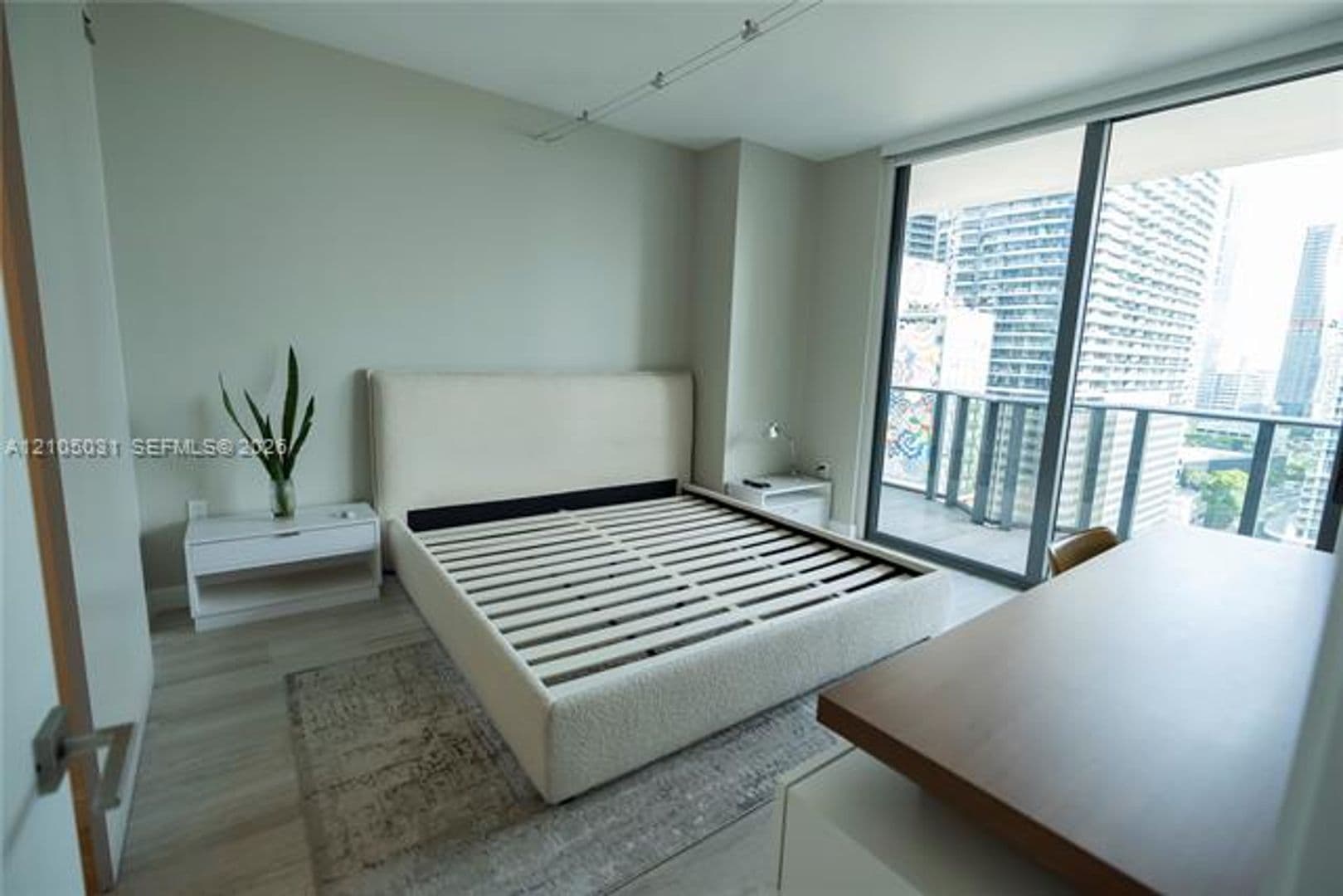 Miami Condo: 45 SW 9th St cu-1705