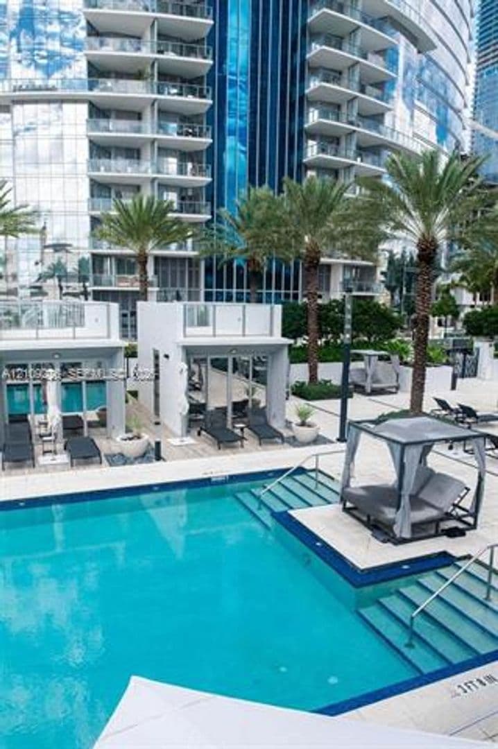 Miami Condo: 851 NE 1st Ave cu-1811