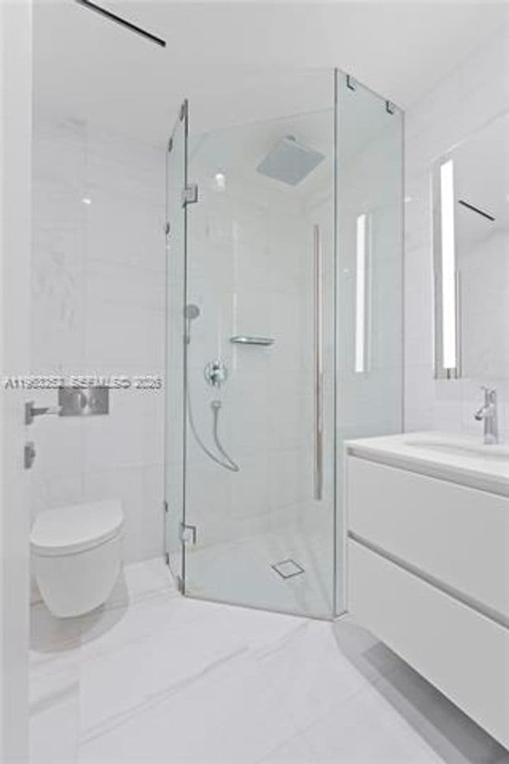 Miami Condo: 300 Biscayne Blvd Way cu-4404