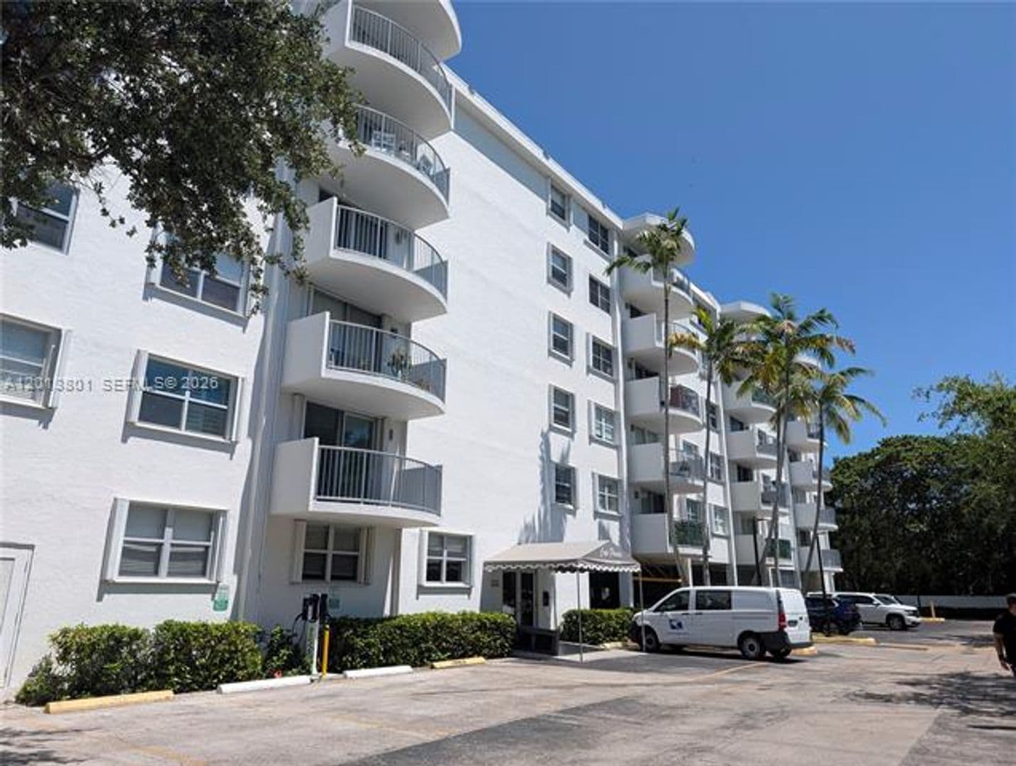 Key Biscayne Condo: 210 Sea View Dr cu-405