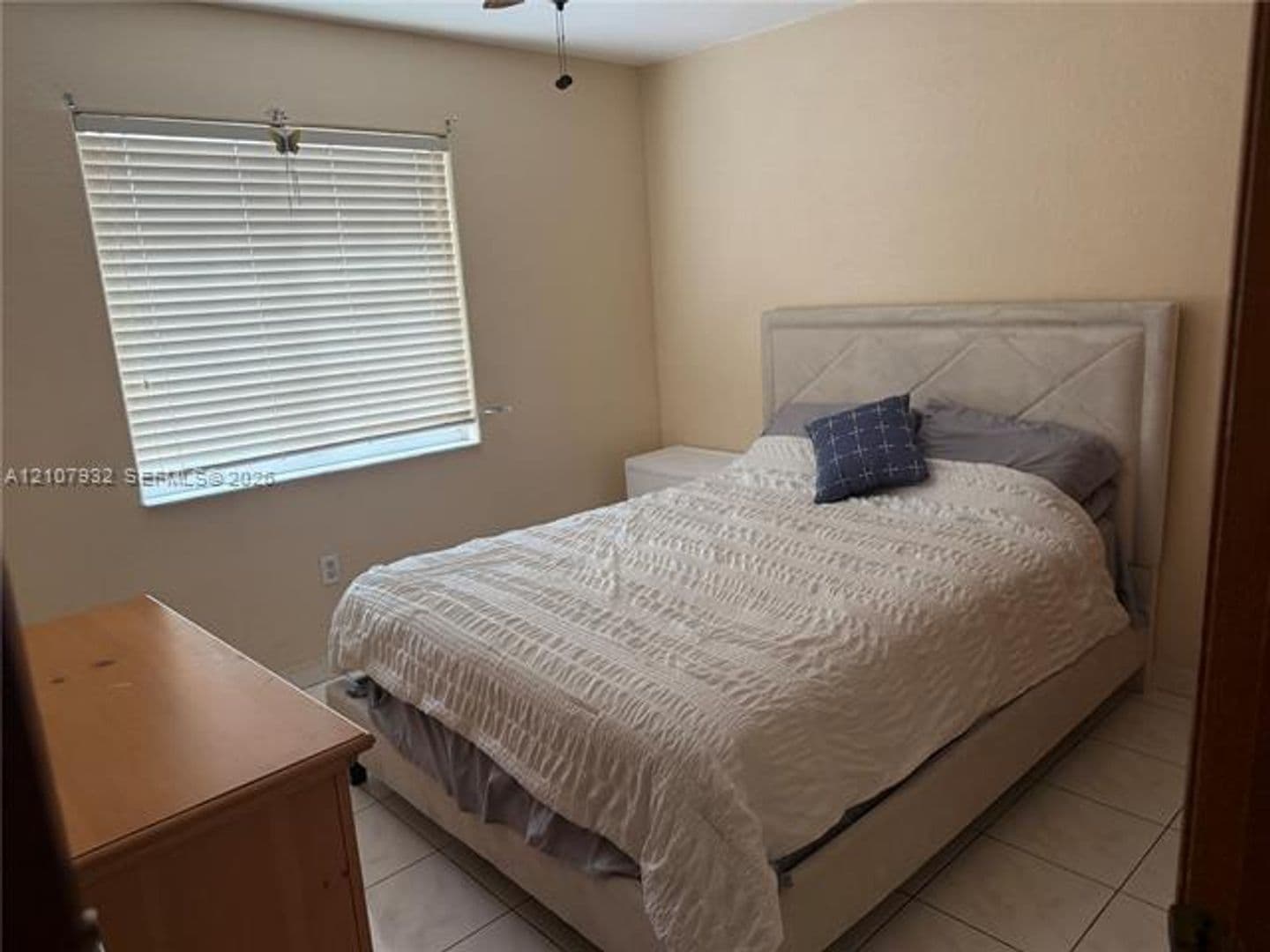Hialeah House: 3293 W 77th Pl # 3293