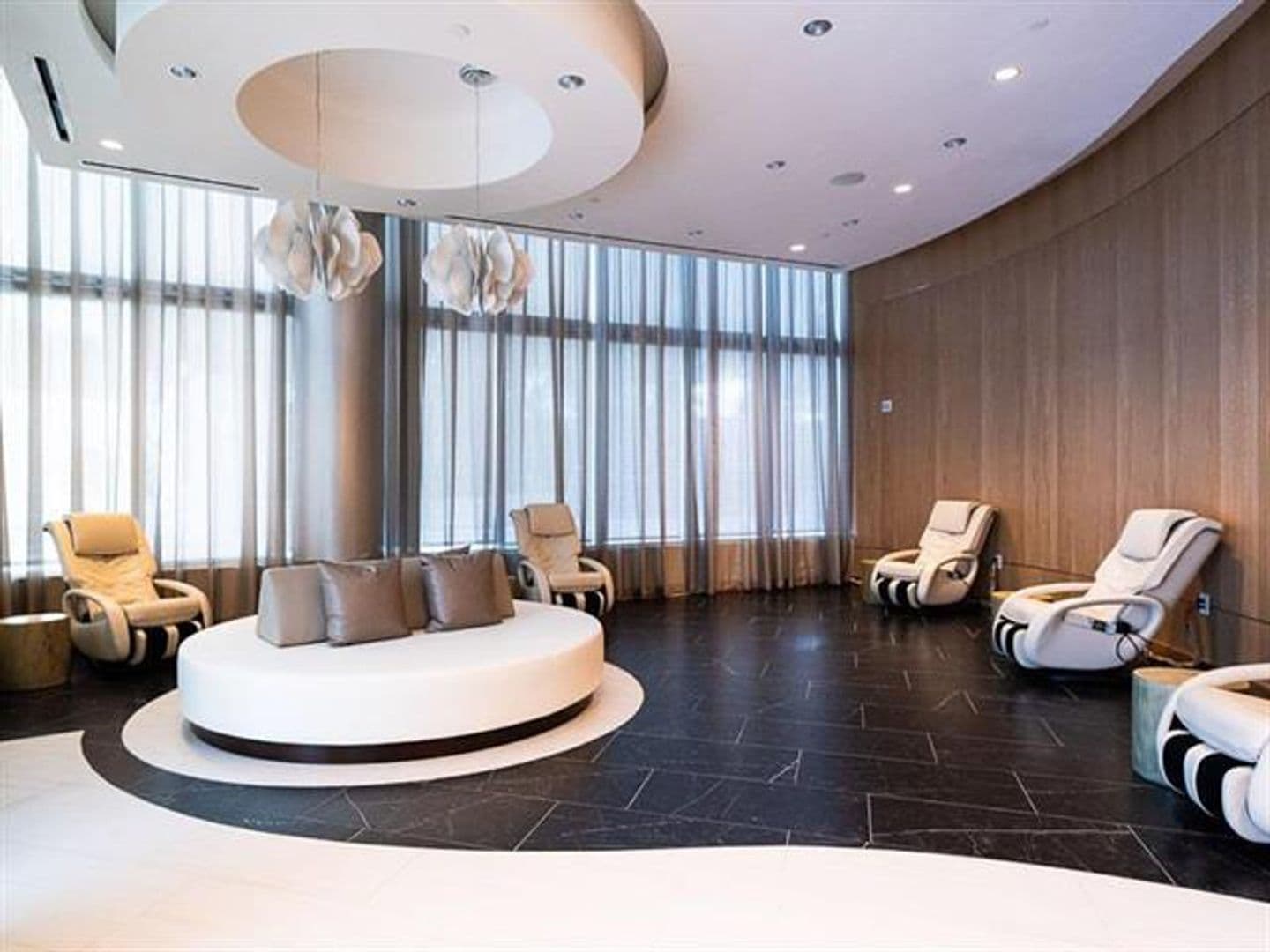 Miami Condo: 851 NE 1st Ave cu-2402