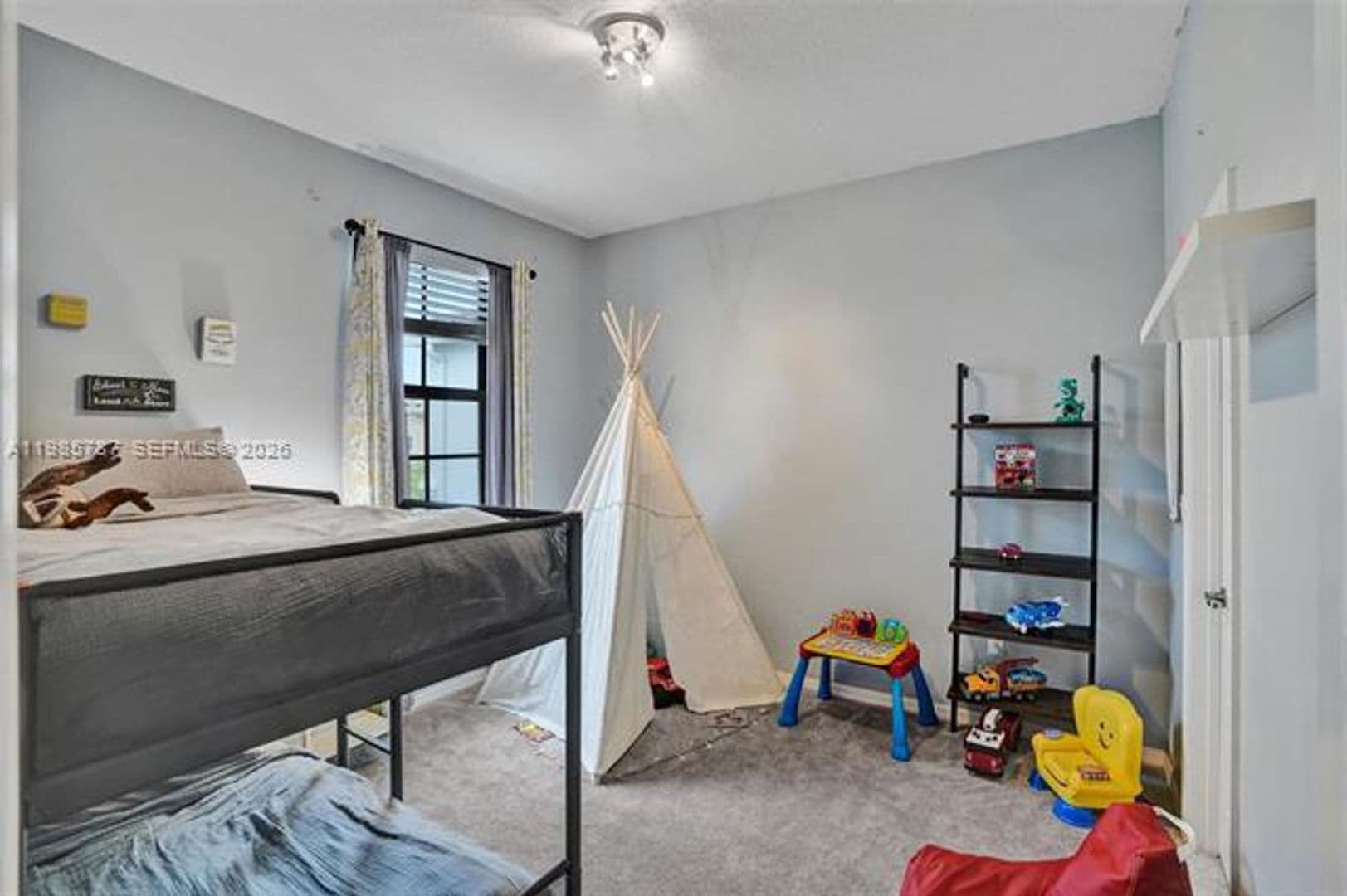Miami House: 760 NE 193rd Ter # 760
