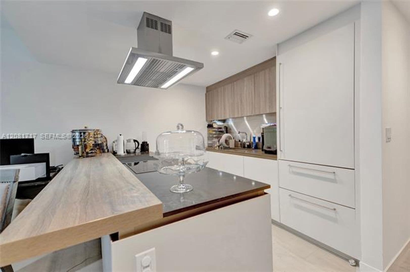 Miami Condo: 1000 Brickell Plz cu-3105
