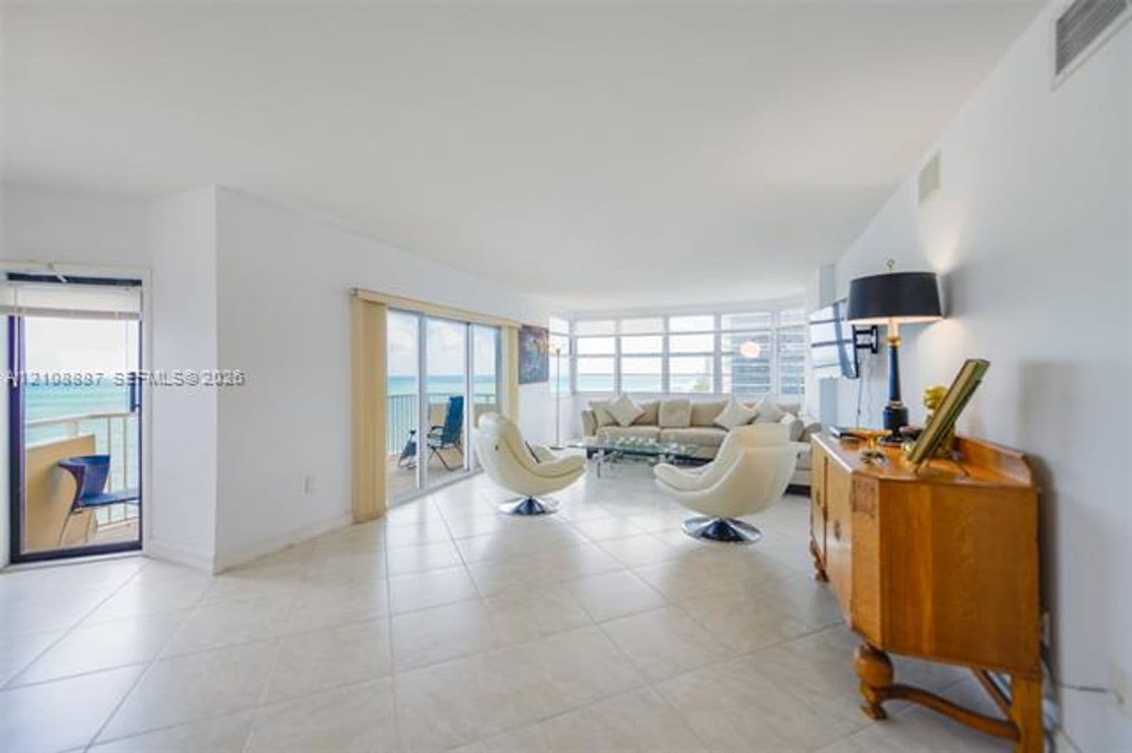 Hallandale Beach Condo: 1950 S Ocean Dr cu-18Q