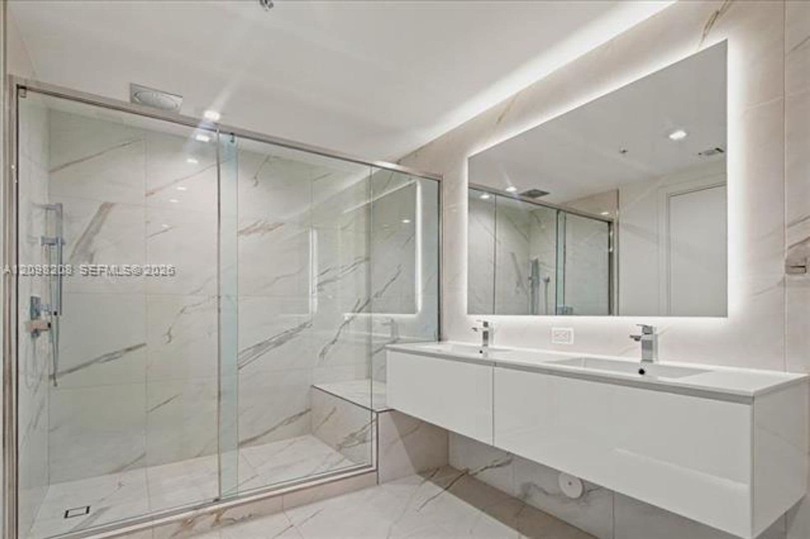 Hallandale Beach Condo: 1170 E Hallandale cu-2109