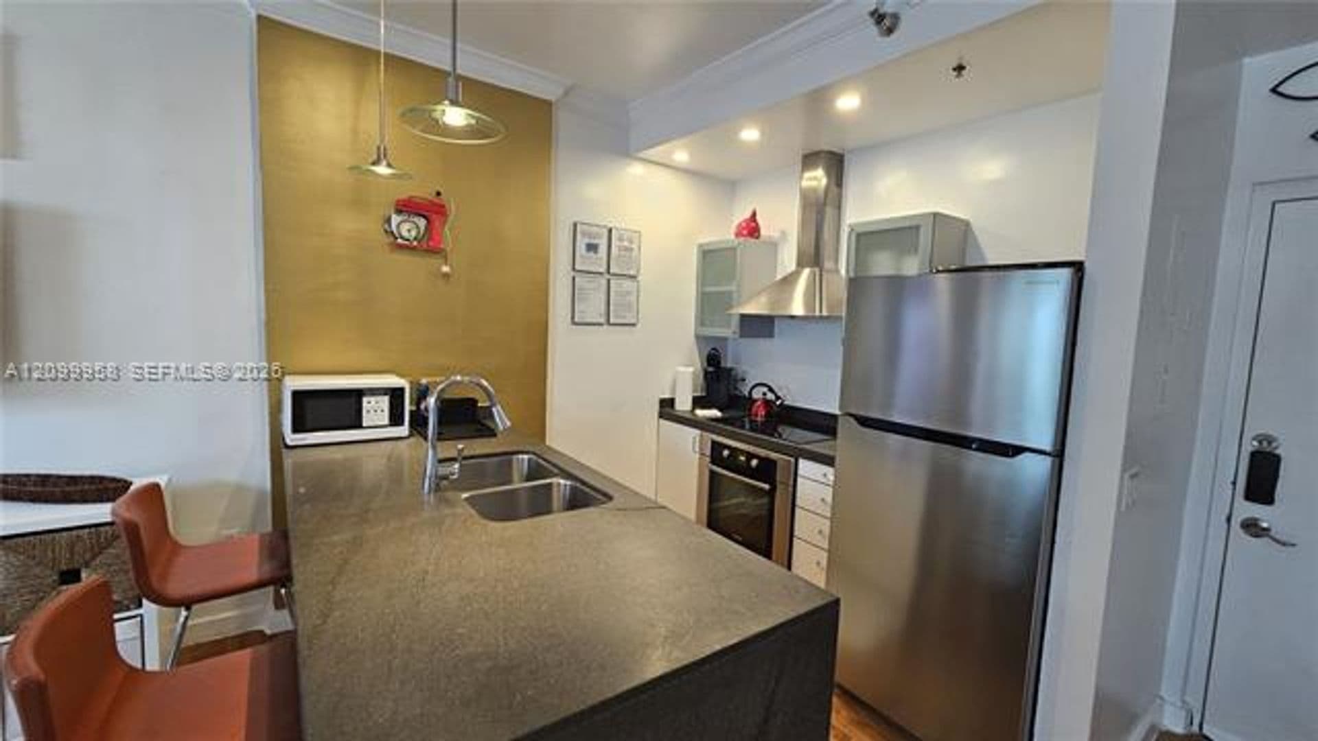 Miami Beach Condo: 130 3rd St cu-101