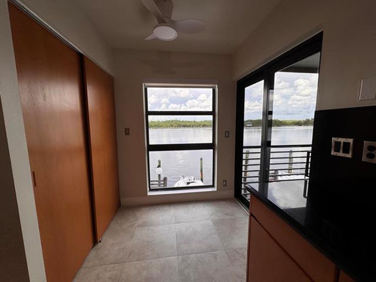 Hollywood Condo: 3200 N Ocean Dr cu-206