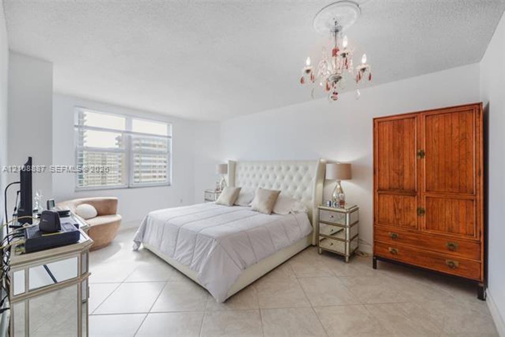 Hallandale Beach Condo: 1950 S Ocean Dr cu-18Q