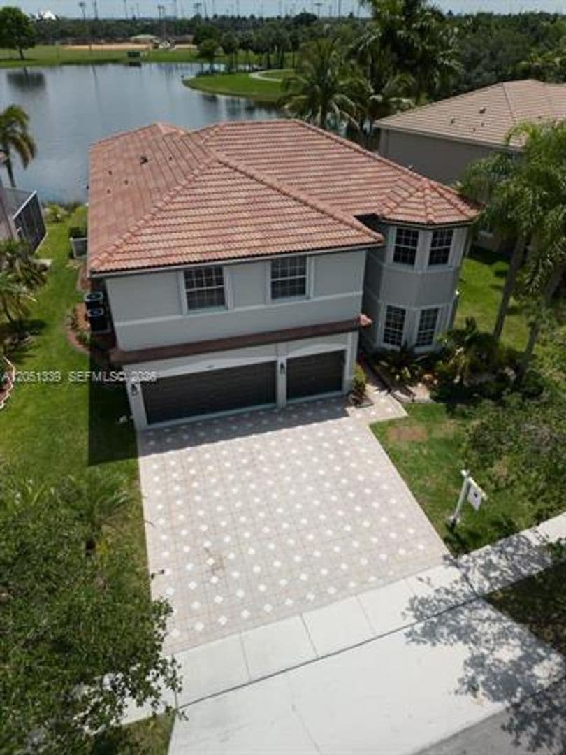 Miramar House: 2101 SW 176 Av # 2101