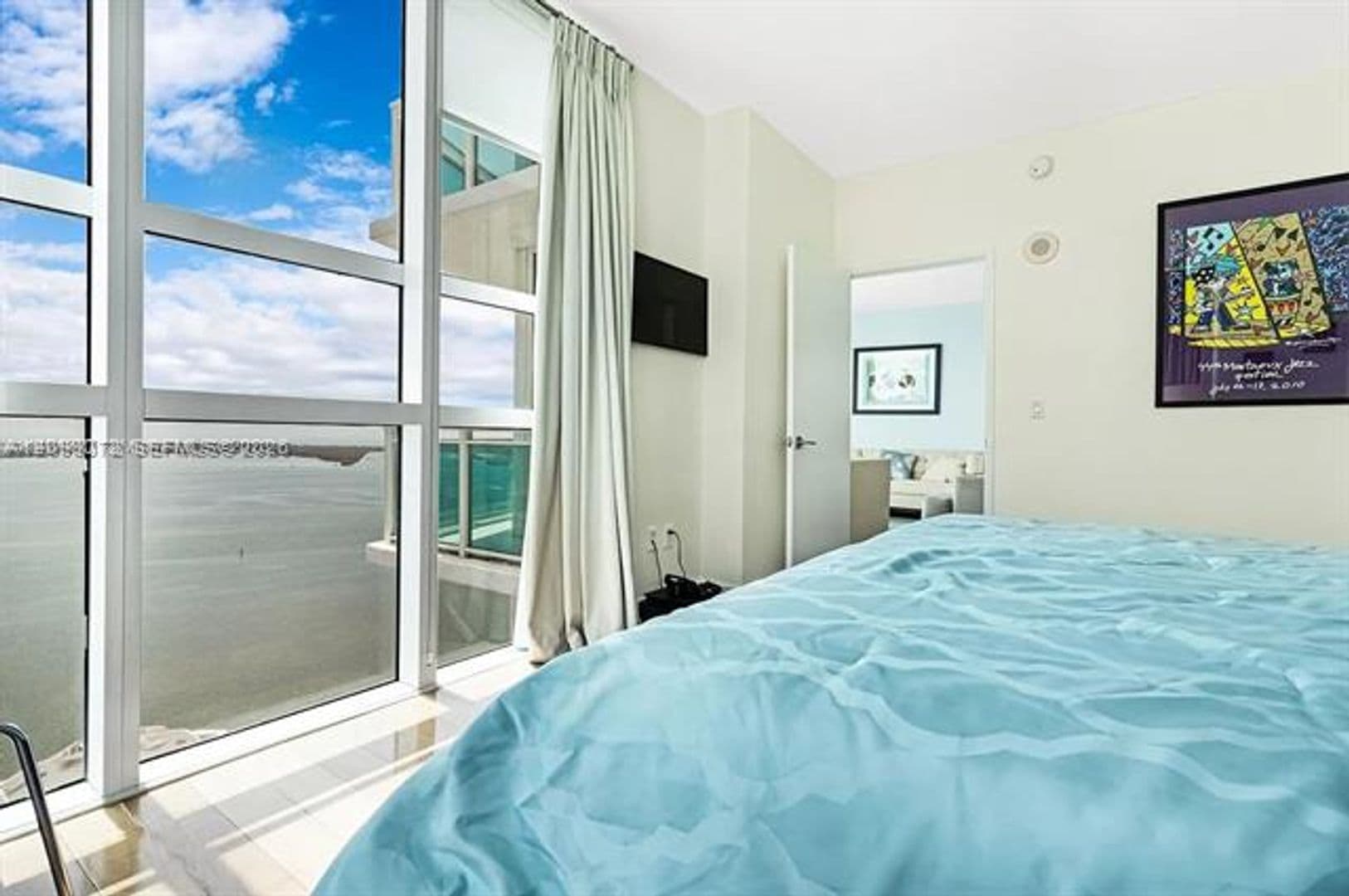 Miami Condo: 950 Brickell Bay Dr cu-3710