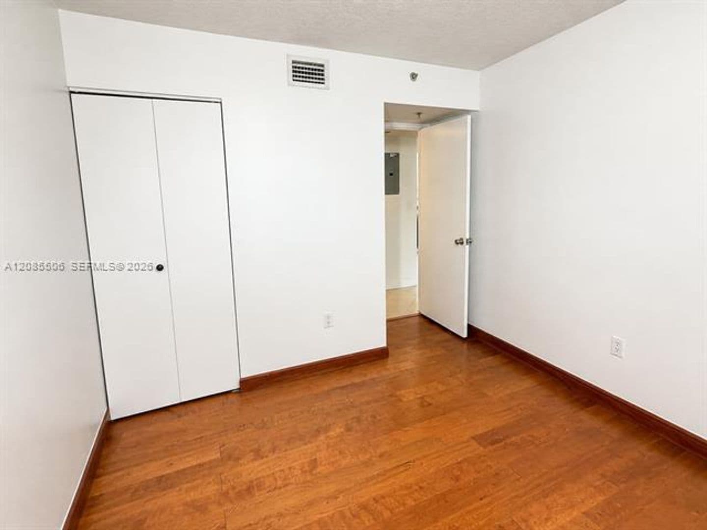 Miami Condo: 104 SW 9th St cu-1403