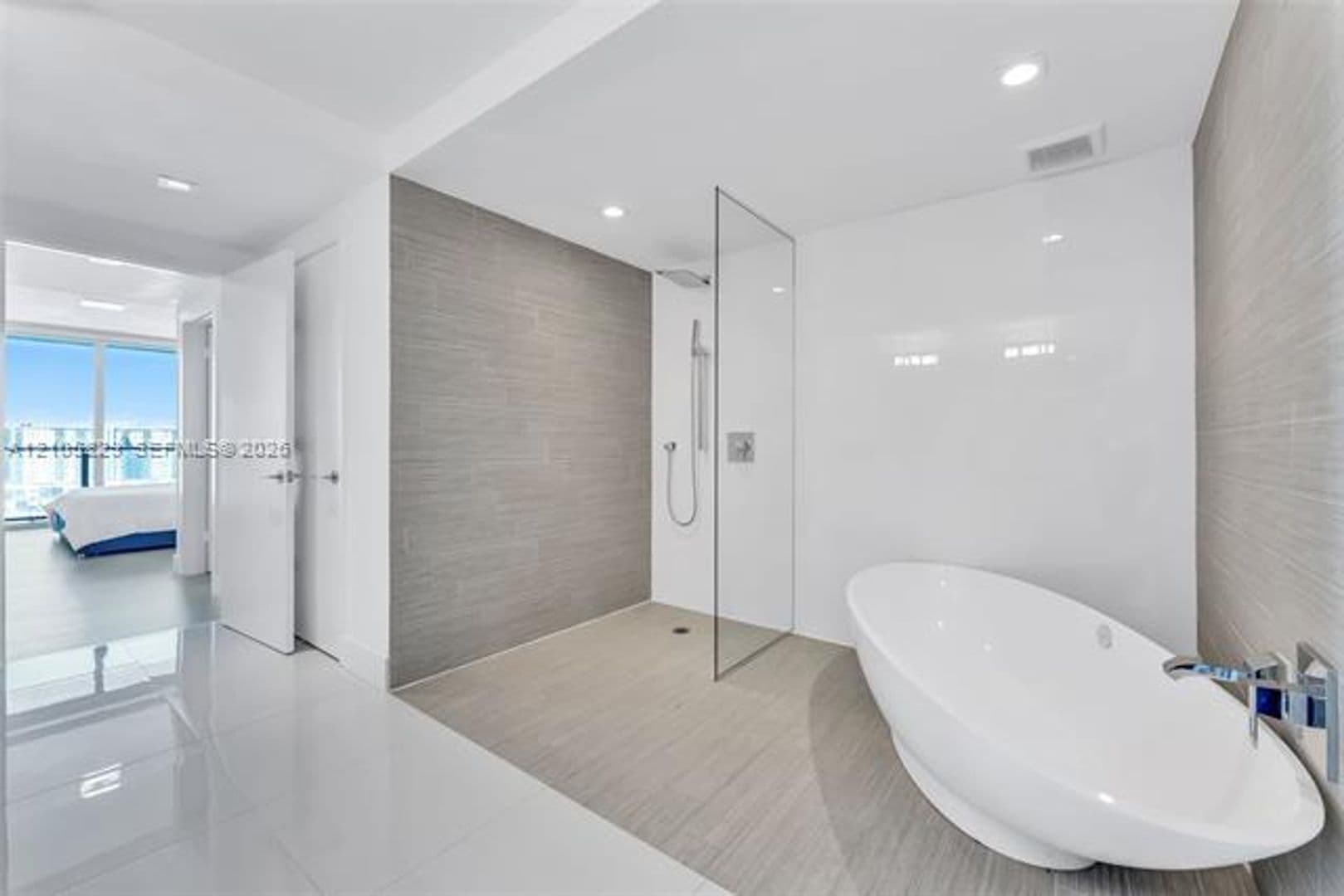 Sunny Isles Beach Condo: 300 Sunny Isles Blvd cu-4-1603