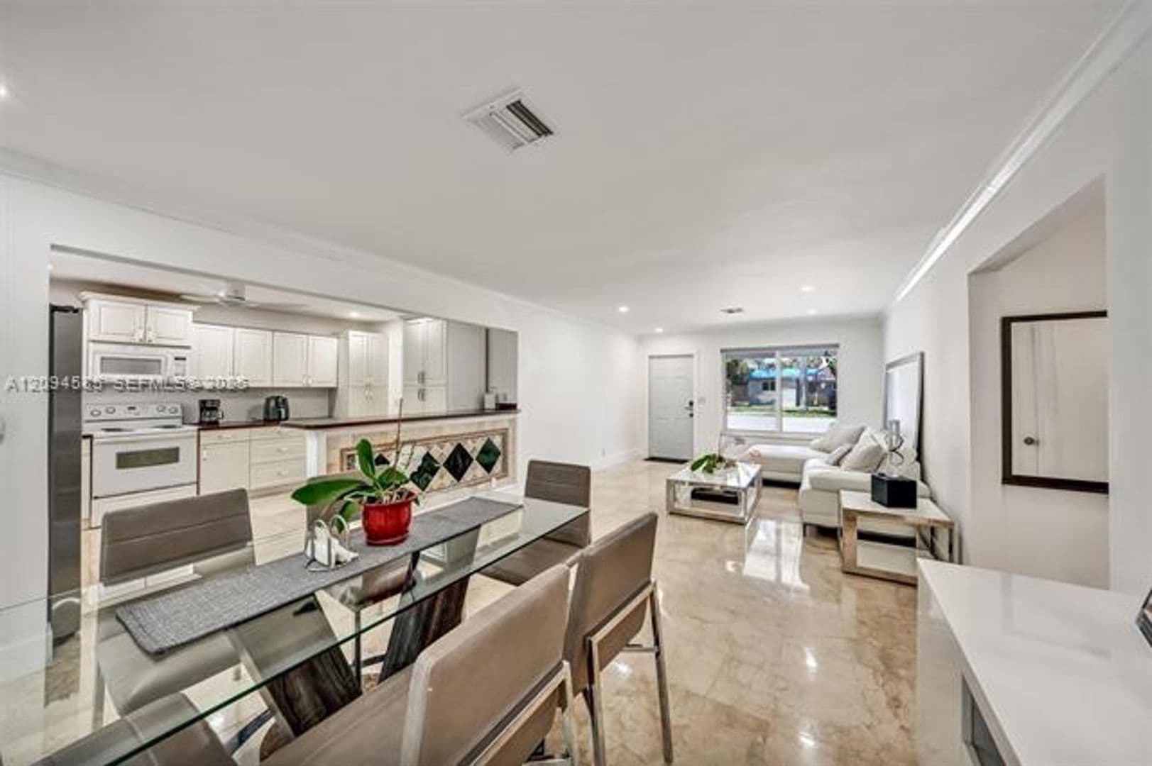 Hallandale Beach House: 814 NE 4th St # 0