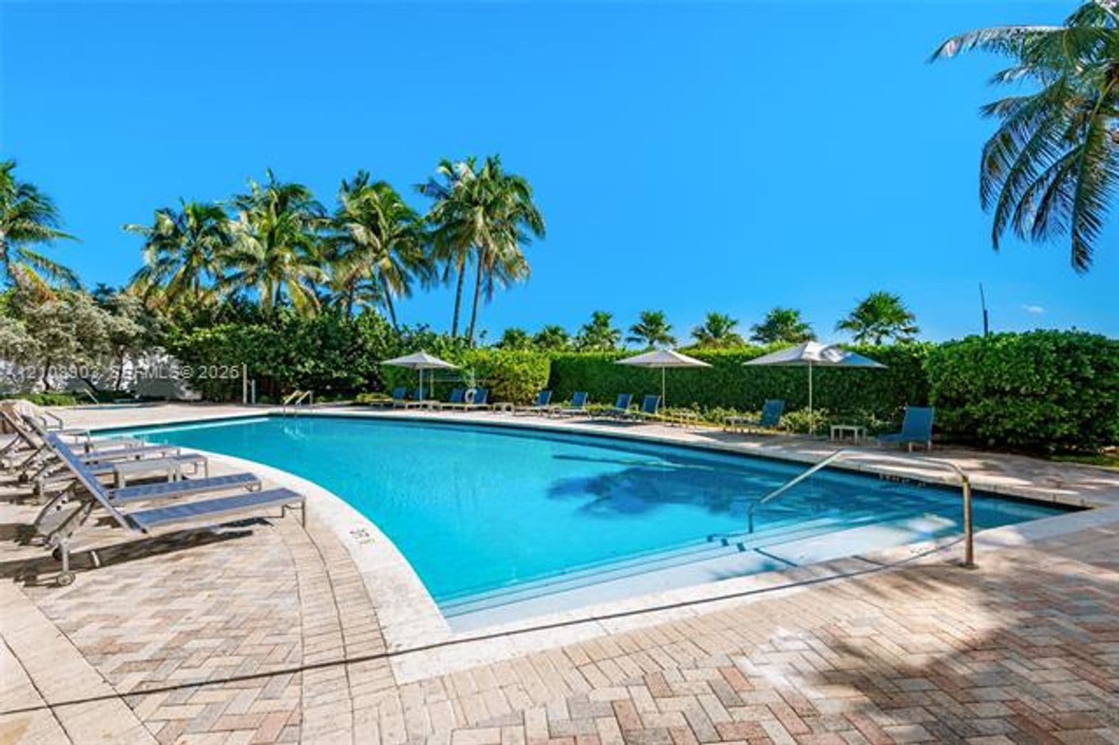 Miami Beach Condo: 6515 Collins Ave cu-1509