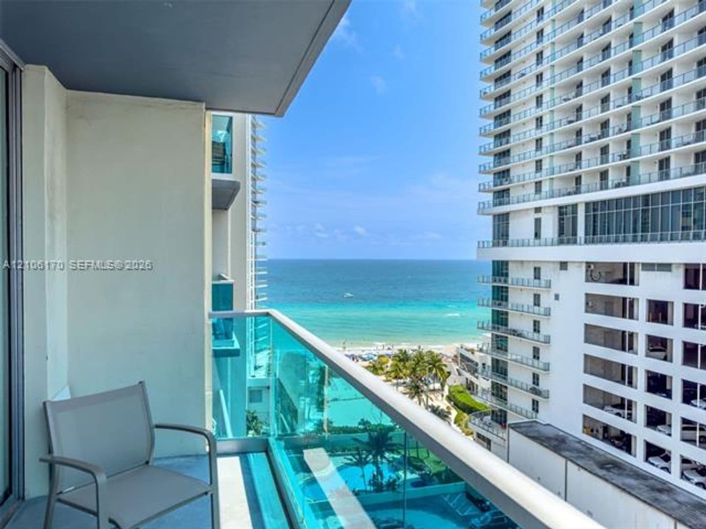 Hollywood Condo: 4001 S Ocean Dr cu-12B