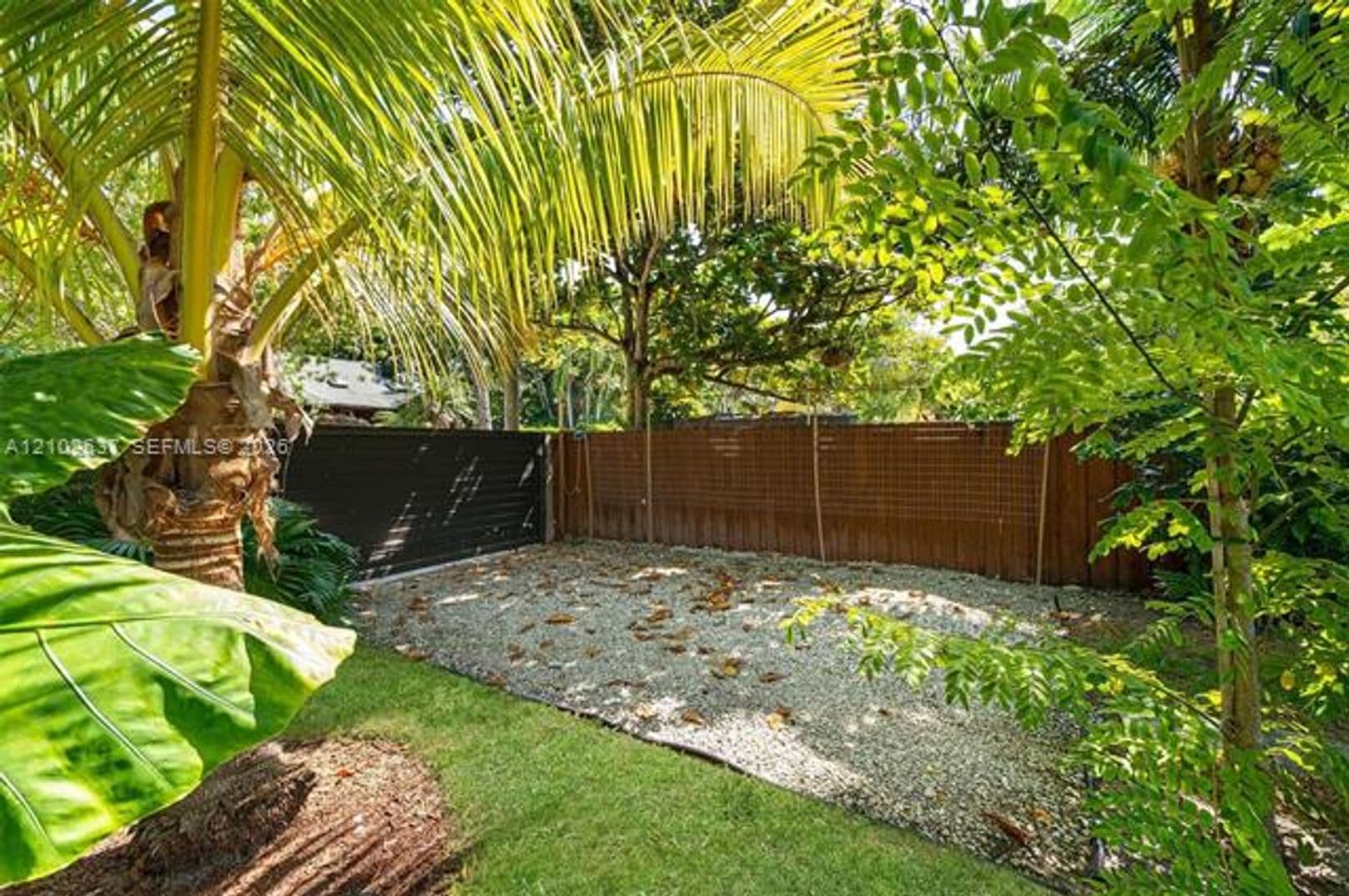 Miami House: 945 NE 82nd St # 945