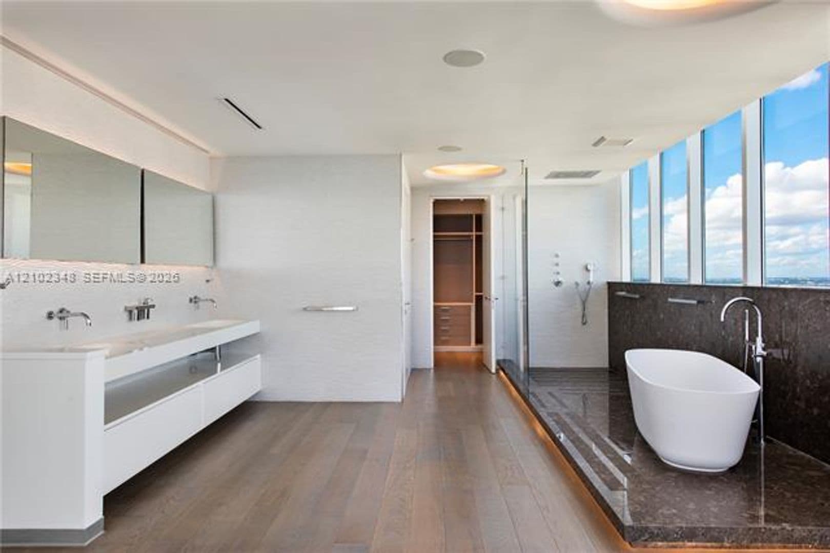 Miami Condo: 2020 N Bayshore Dr cu-4502