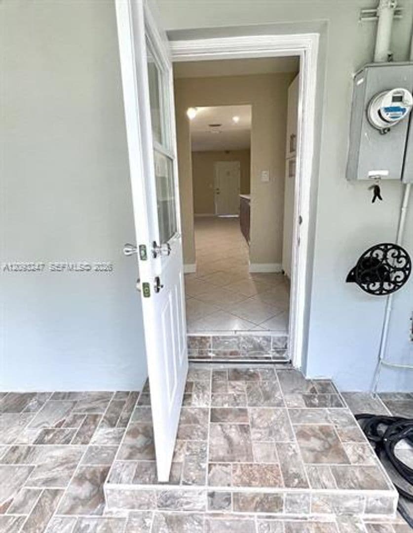Hialeah House: 1175 W 33rd Pl # 1175