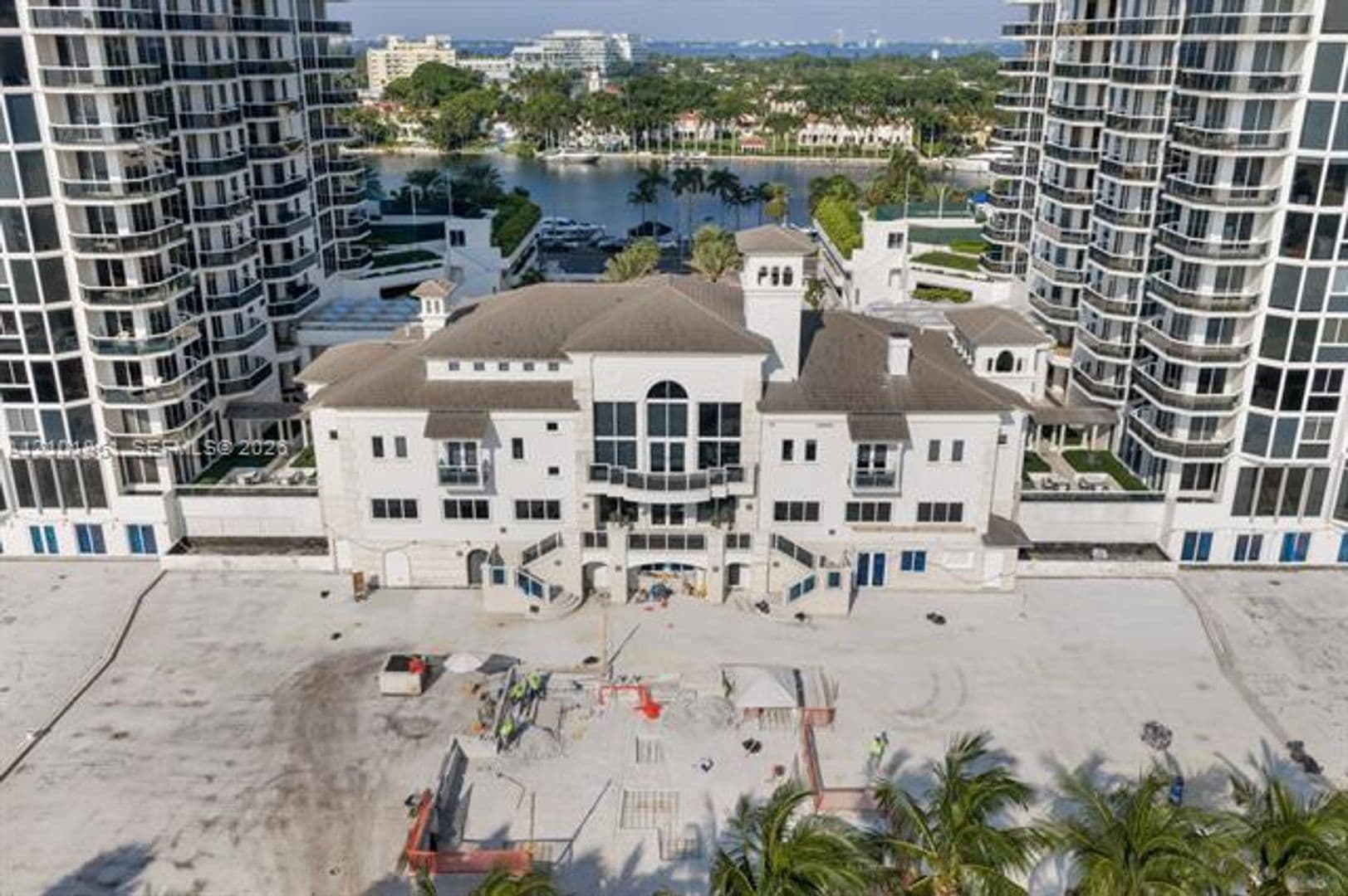 Miami Beach Condo: 4779 Collins Ave cu-1908