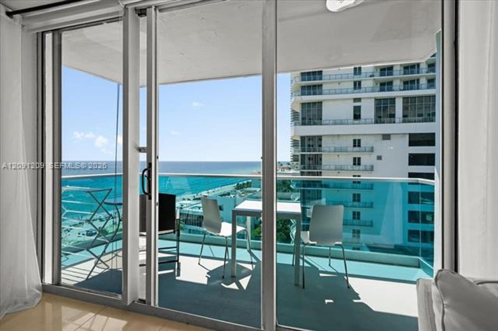 Hollywood Condo: 4001 S Ocean Dr cu-10R