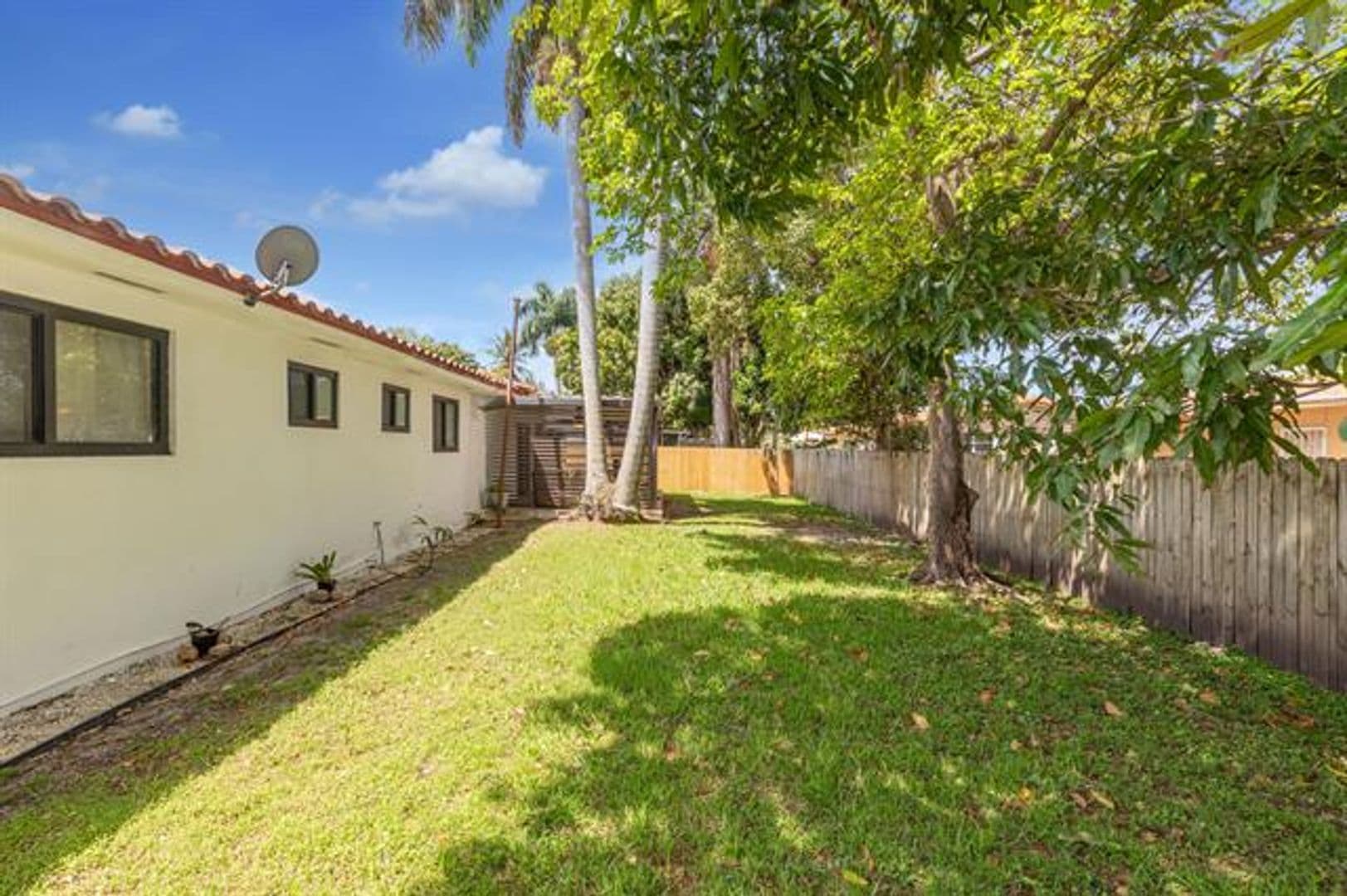 Miami House: 475 NE 113th St # 475