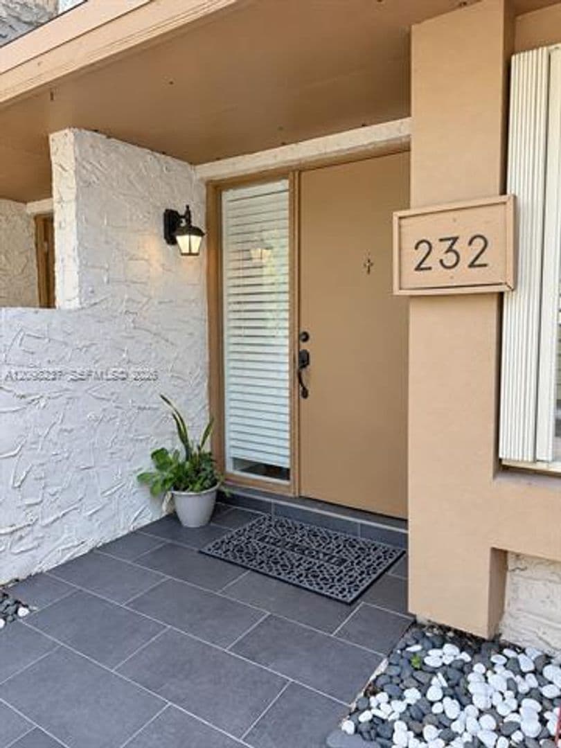 Plantation Condo: 232 Wimbledon Lake Dr cu-232