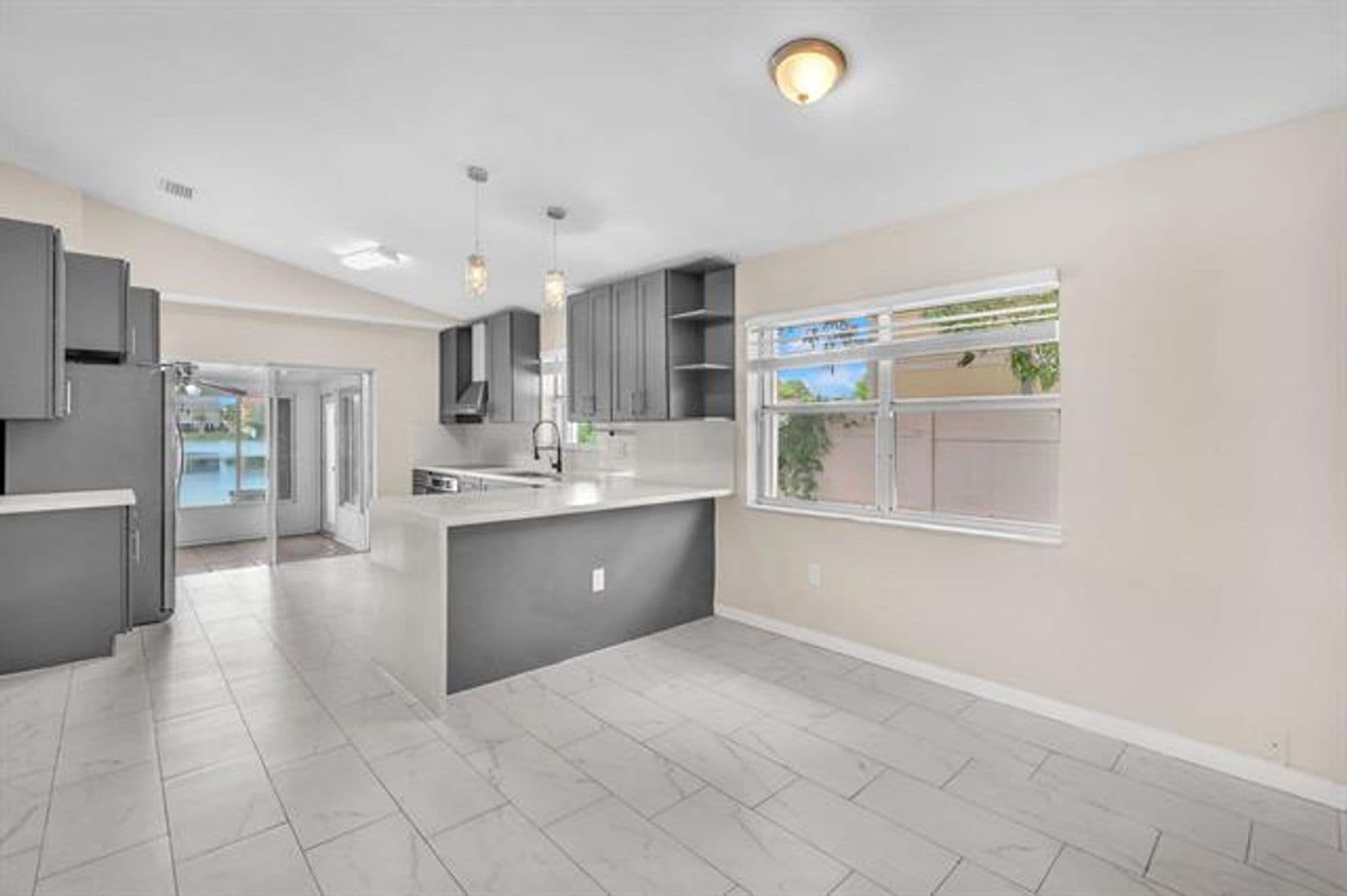 Pembroke Pines House: 1020 SW 99th Ave # 1020