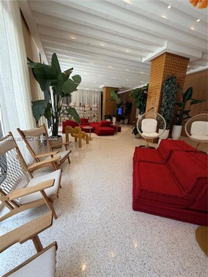 Miami Condo: 90 NE 32nd St cu-702
