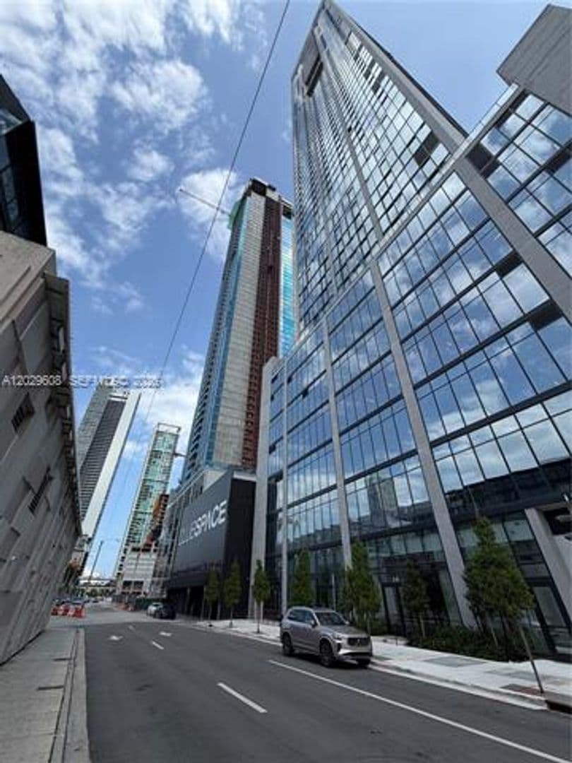 Miami Condo: 20 NE 11th St cu-3306B