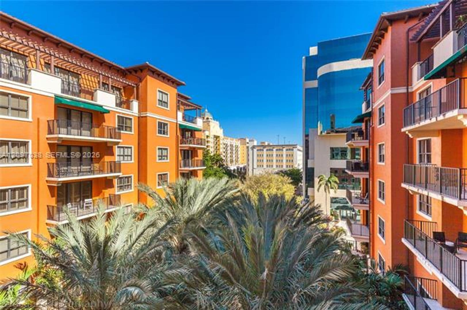 Coral Gables Condo: 100 Andalusia Ave cu-609