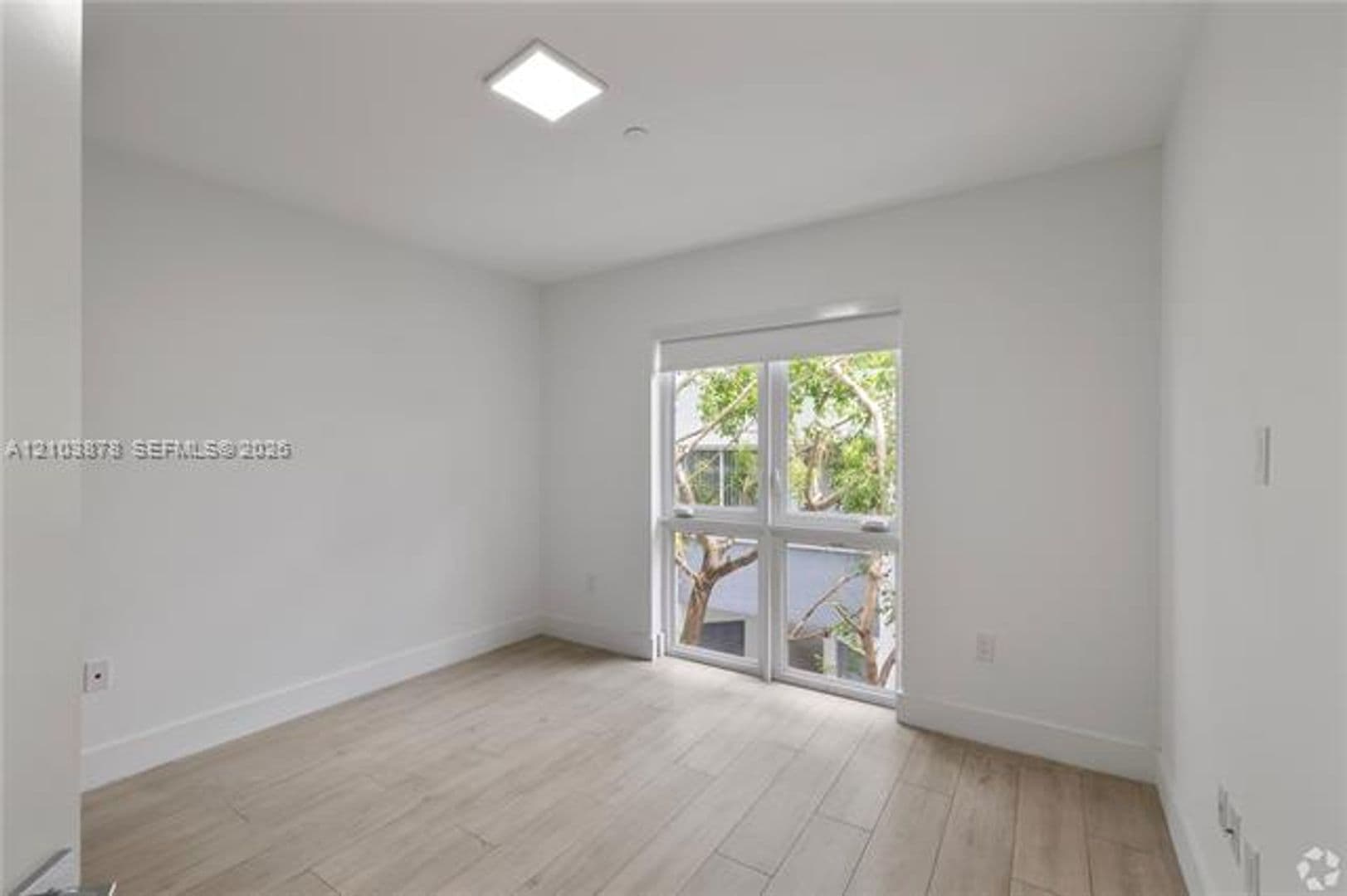 Miami Townhome: 434 SW 10th St cu-b