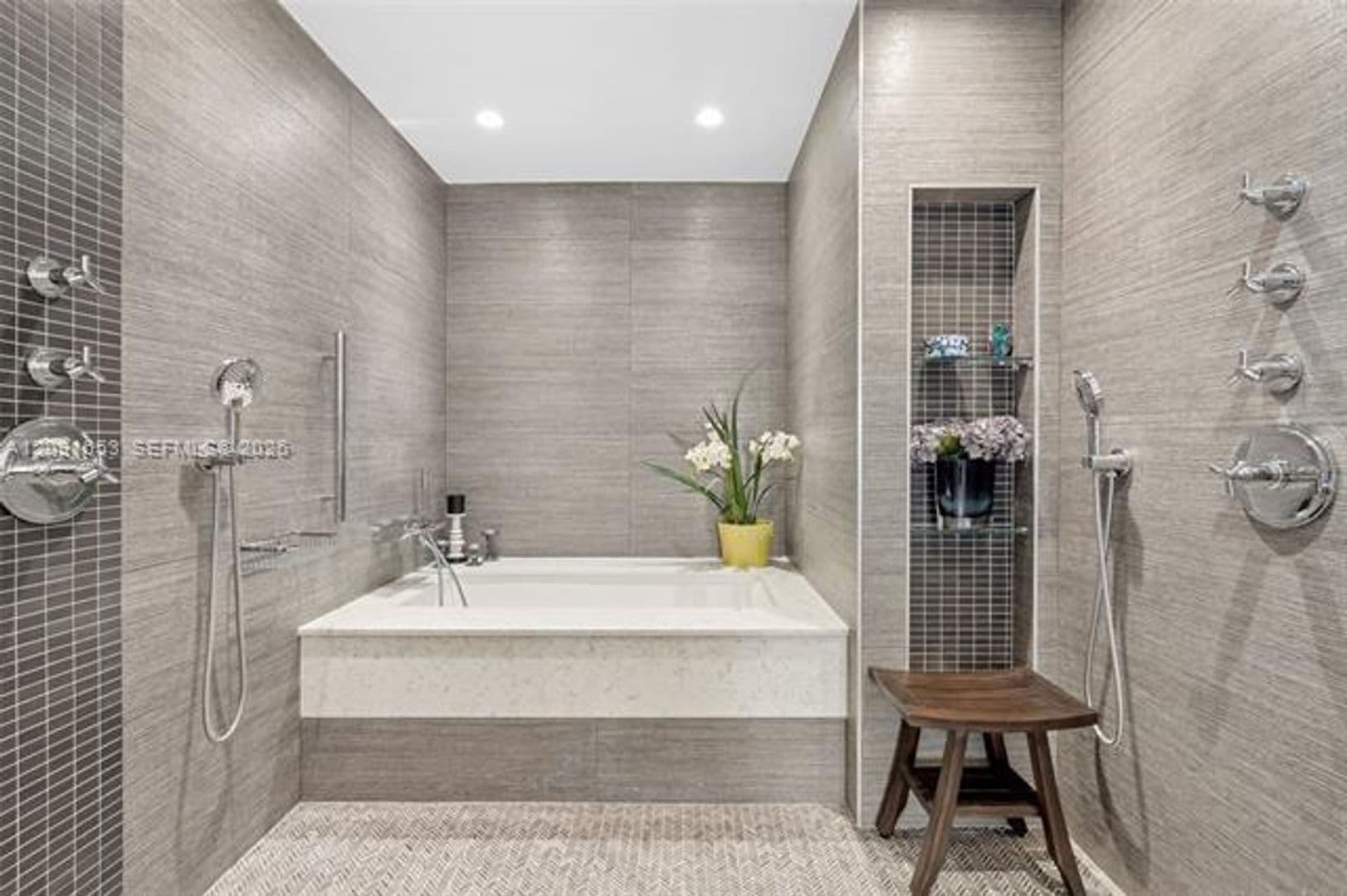 Key Biscayne Condo: 201 Crandon Blvd cu-739