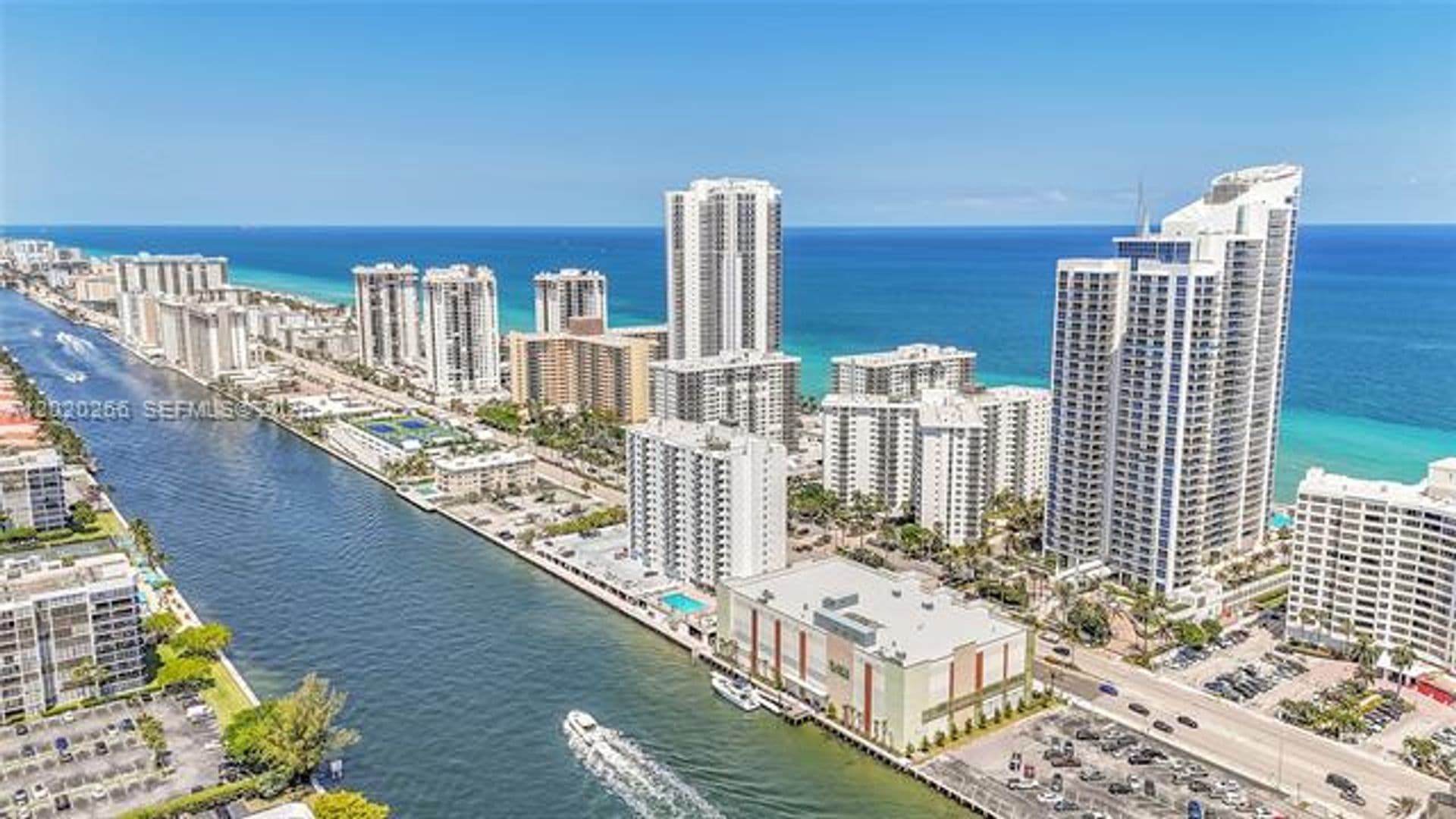 Hollywood Condo: 3101 S Ocean Dr cu-701