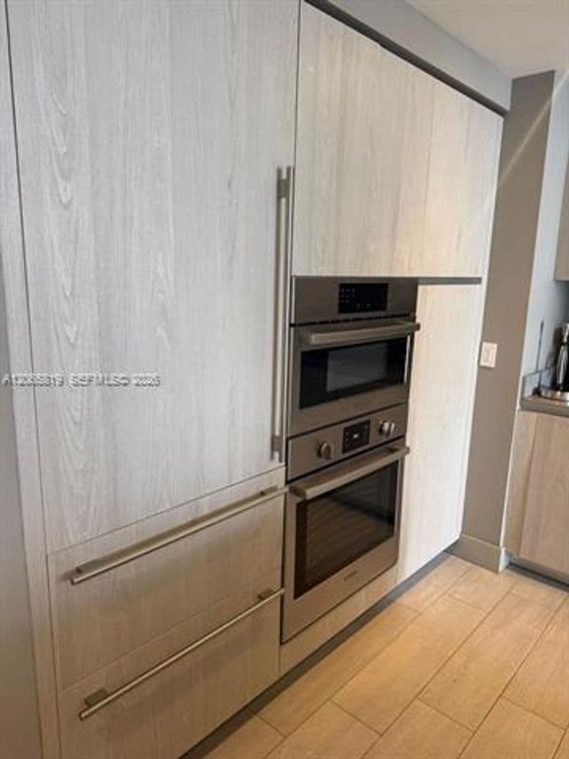 Hollywood Condo: 4010 S Ocean Dr cu-T3507