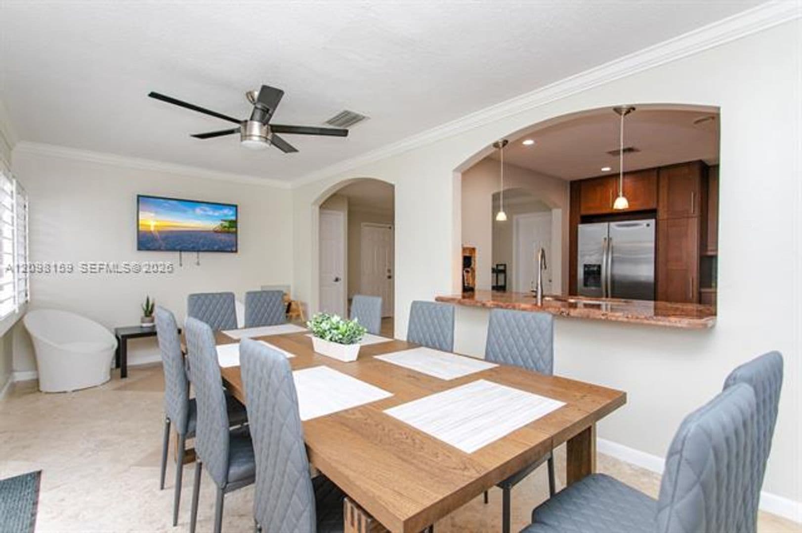 Hollywood House: 1254 Harrison St # 1254