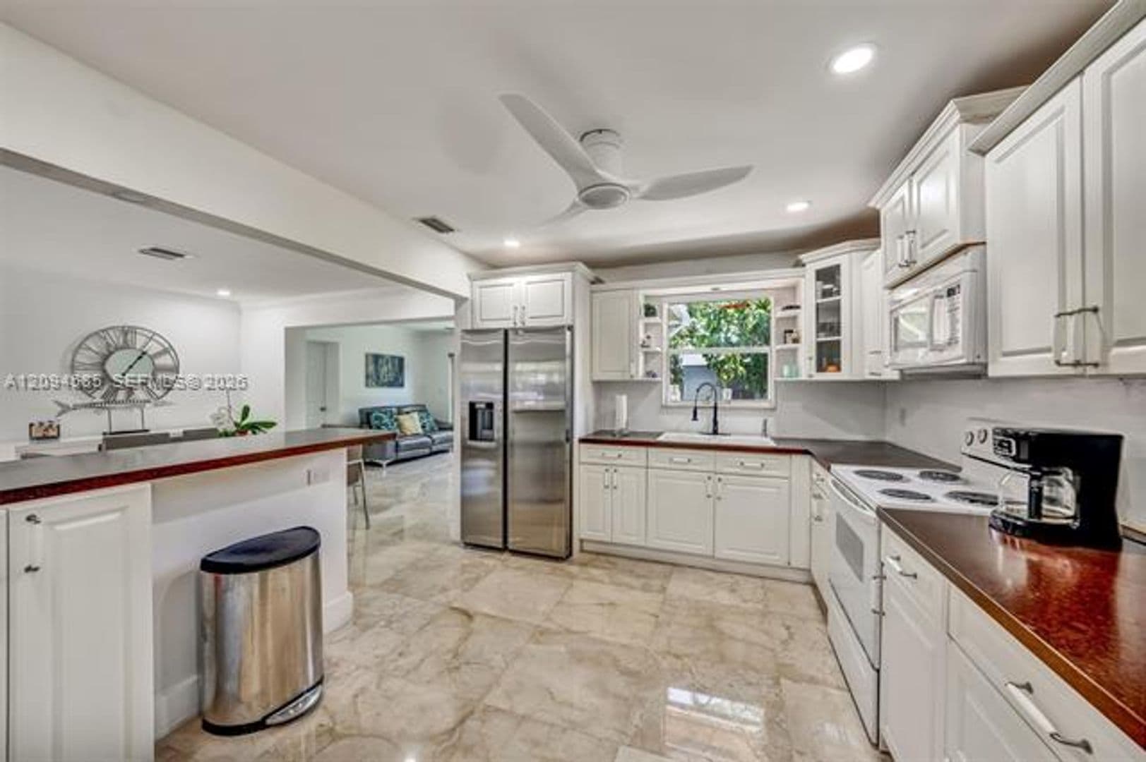 Hallandale Beach House: 814 NE 4th St # 0