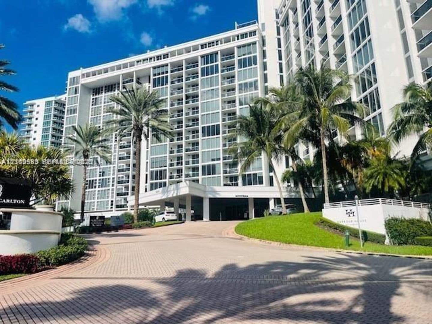 Bal Harbour Condo: 10275 Collins Ave cu-327