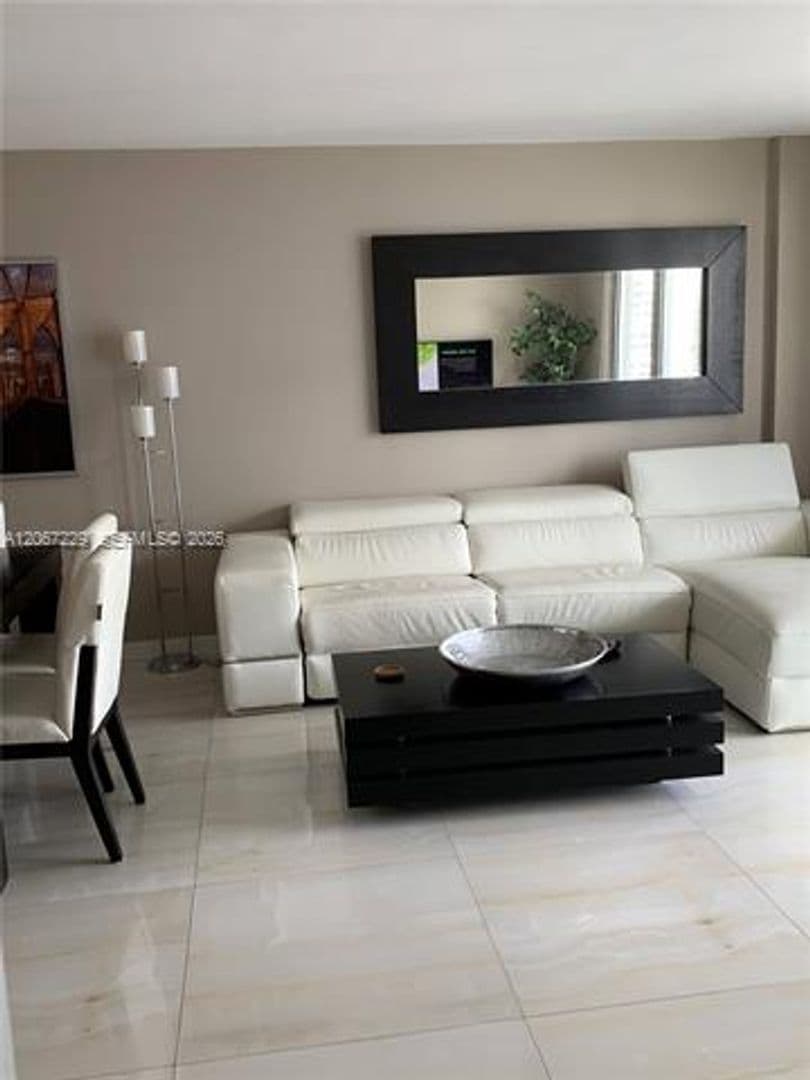 Miami Beach Condo: 5701 Collins Ave cu-1003