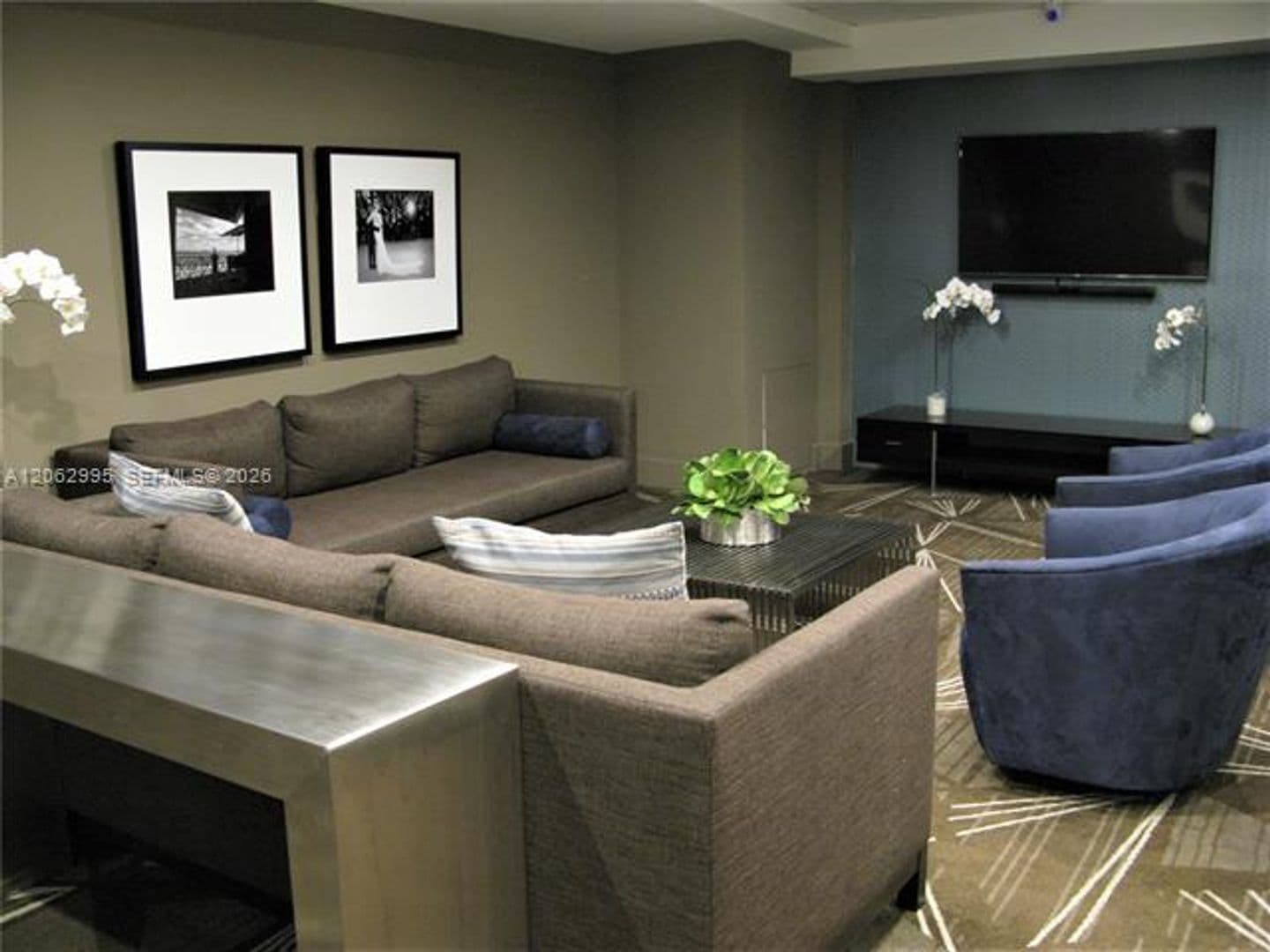 Miami Beach Condo: 5701 Collins Ave cu-919