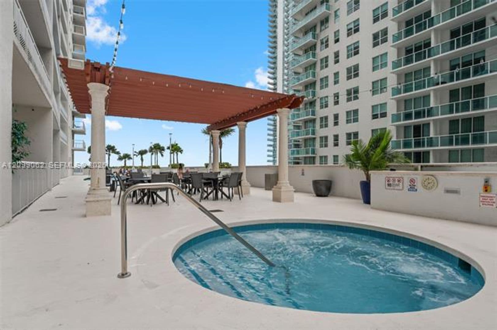 Miami Condo: 1200 Brickell Bay Dr cu-3908