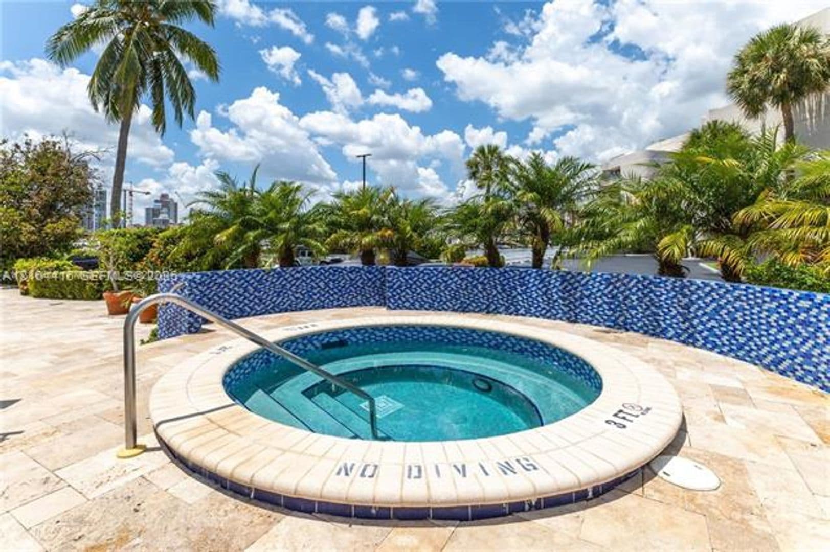 Aventura Condo: 19707 Turnberry Way cu-18L