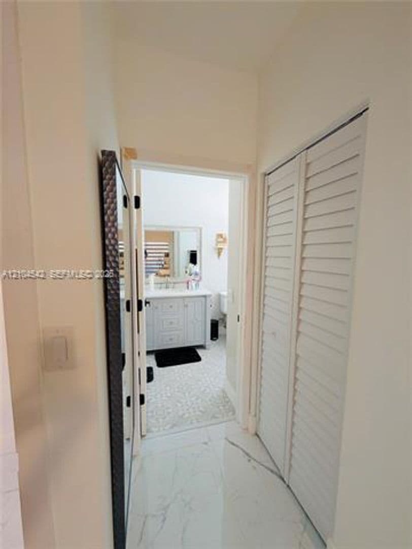 Hialeah House: 8137 NW 199th Ter # 8137