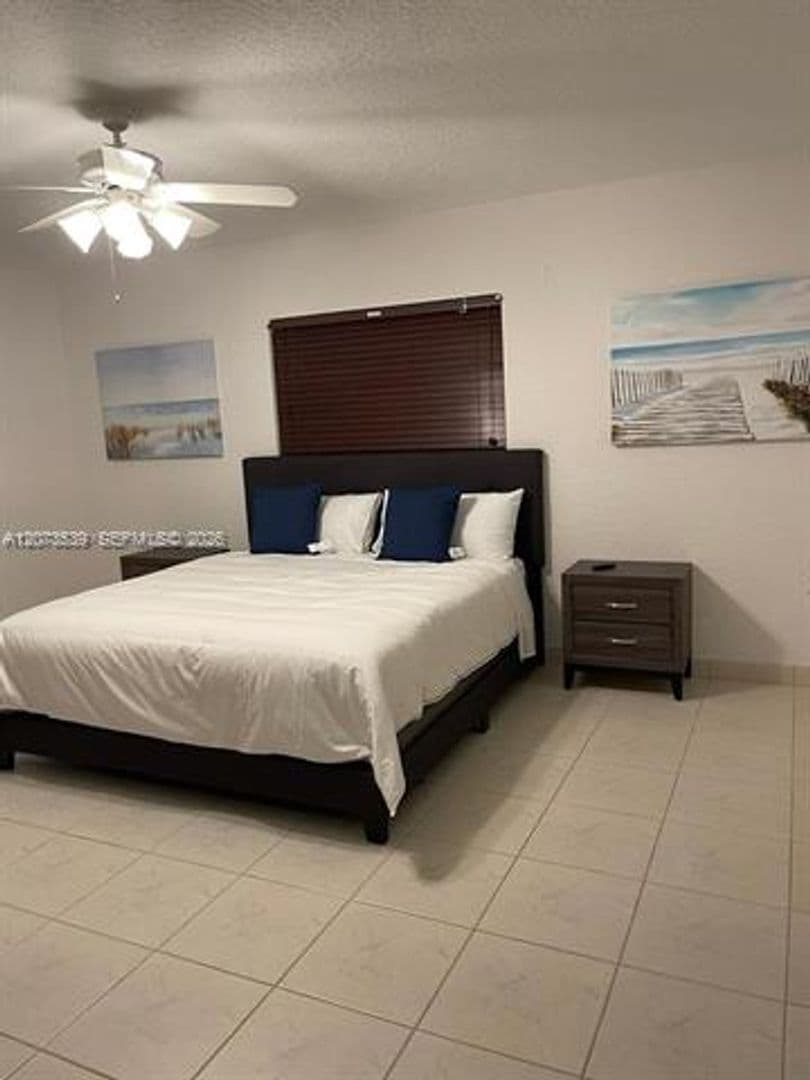 Hallandale Beach House: 612 Hibiscus Dr # 612